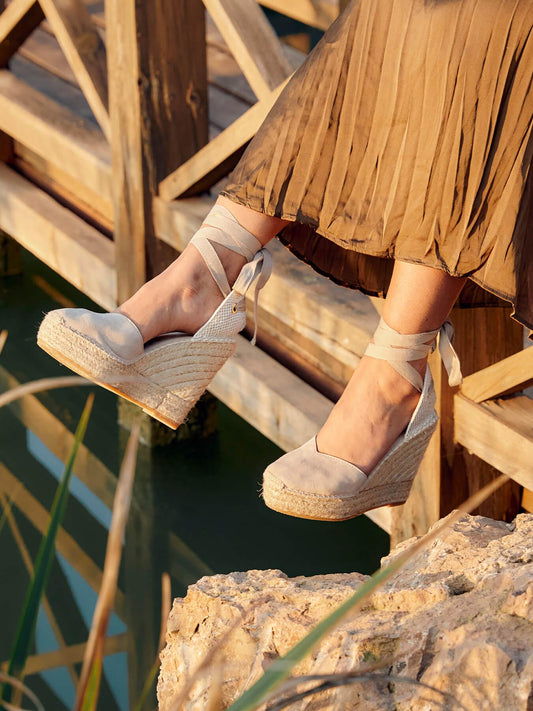 Sandália Romero Anabela Alta 12cm Camurça Pedra