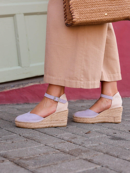 Sandália Anabela Média Plataforma Jara Camurça Lilás