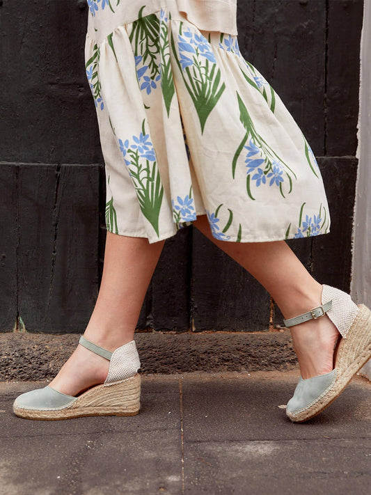 Sandália Anabela Média Jara Camurça Verde Clara