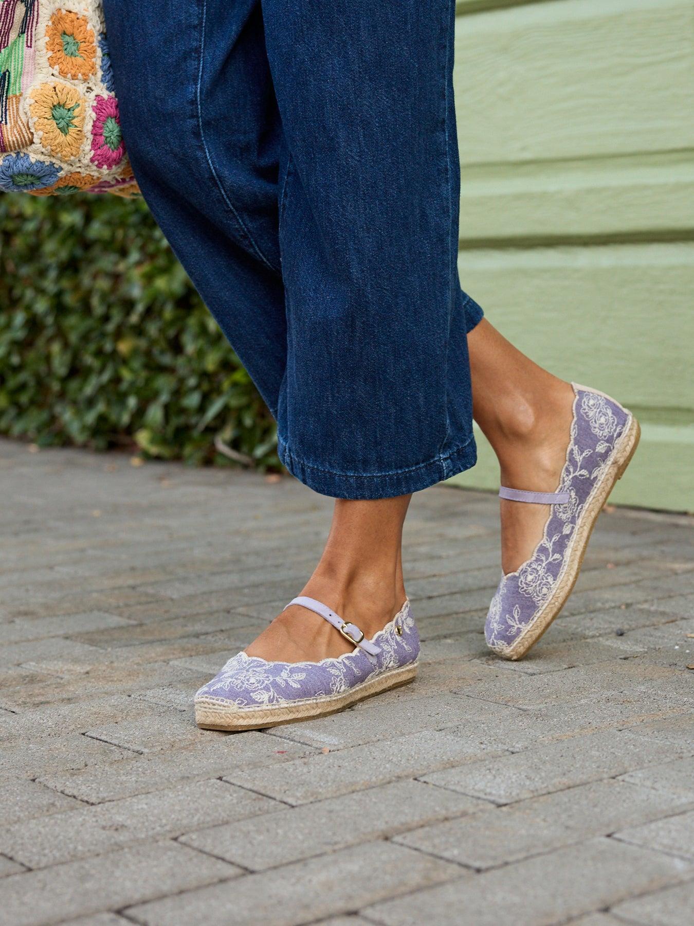 Sapatilha Jeans Bordada Lilás