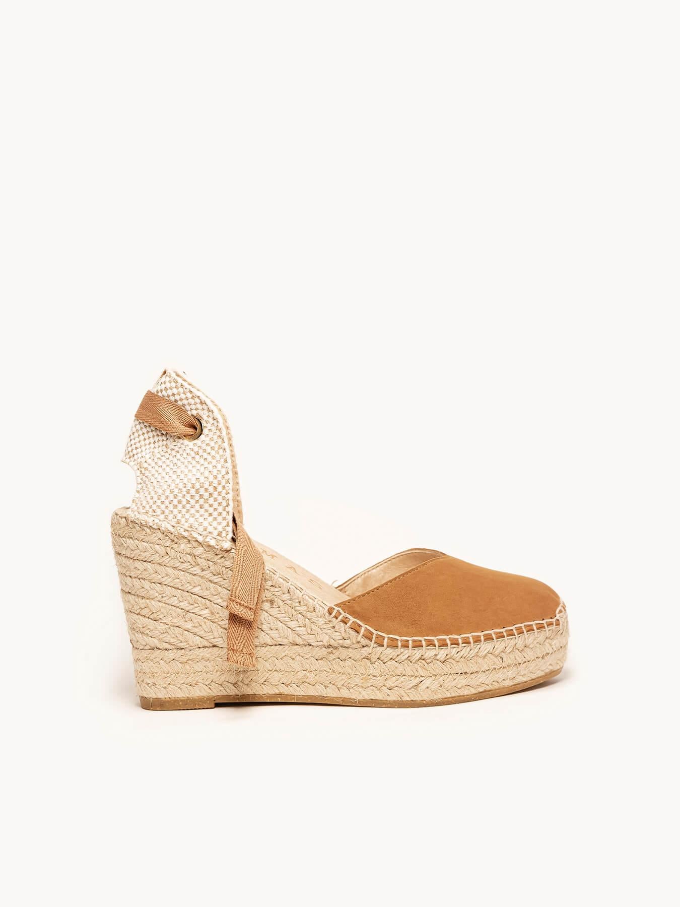 Sandália Romero Anabela 10 cm Camurça Marrom Claro