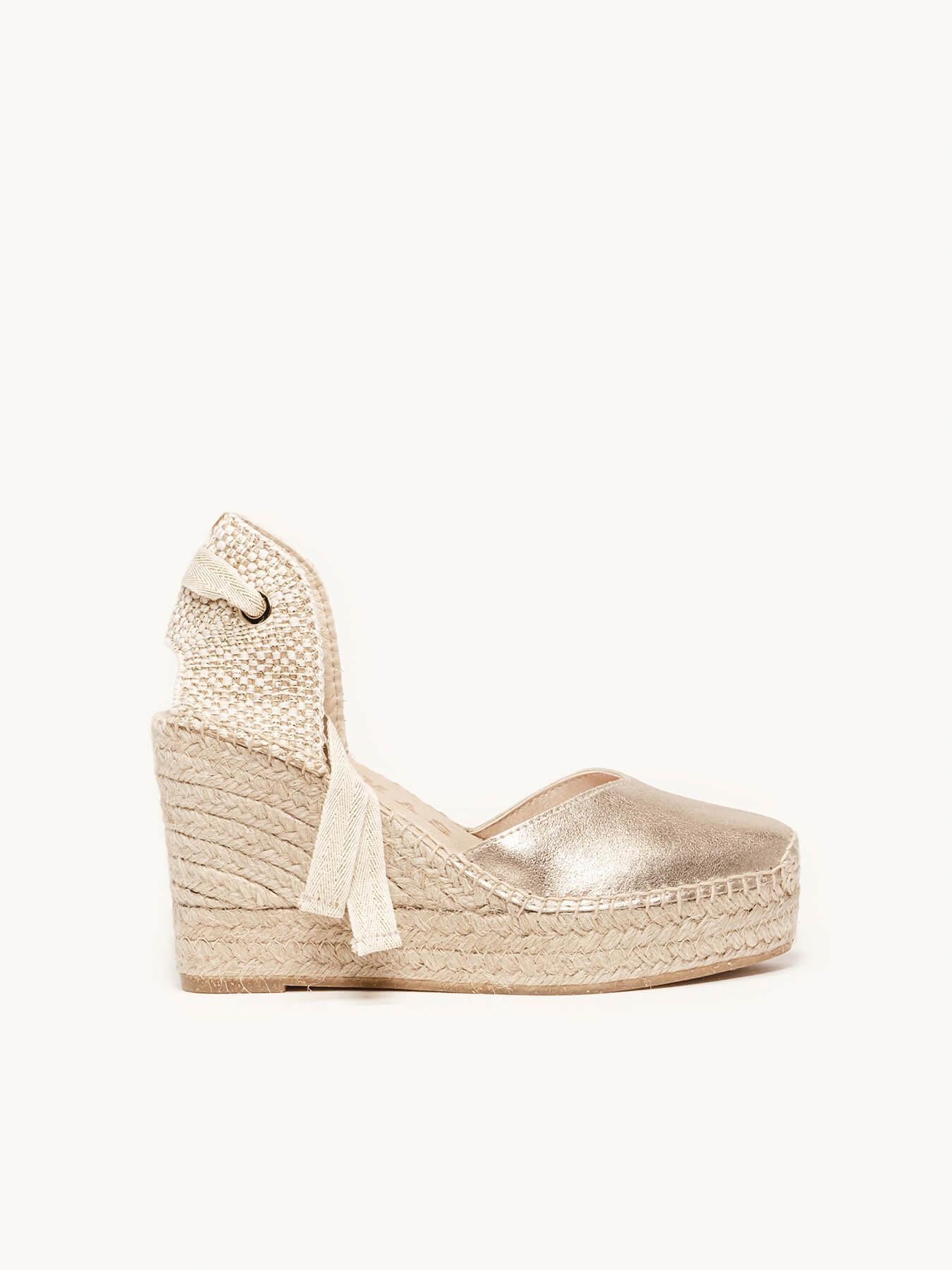 Sandália Anabela Alta Romero Camurça Dourado Metalizado