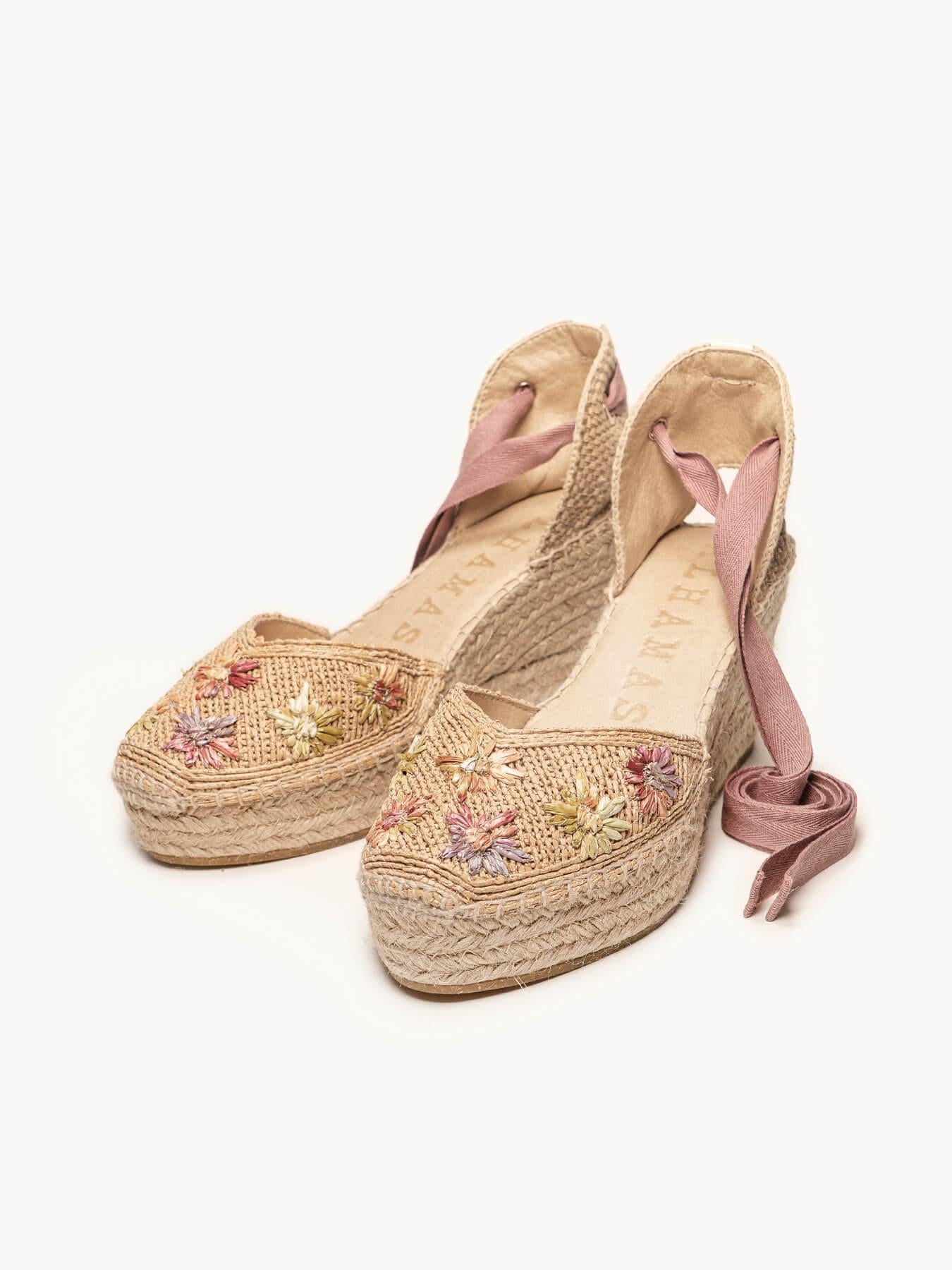 Sandália Anabela Média Plataforma Romero Ráfia Flores Rosa Claro