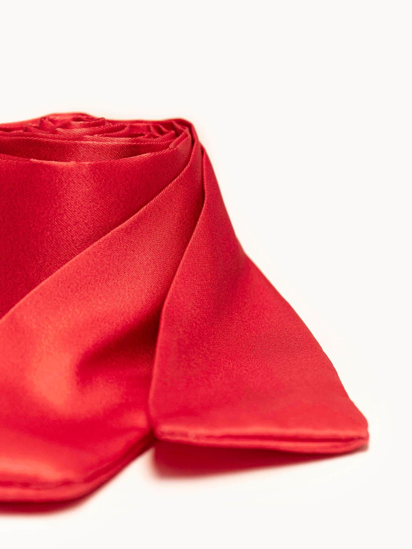 Lenço de cetim vermelho