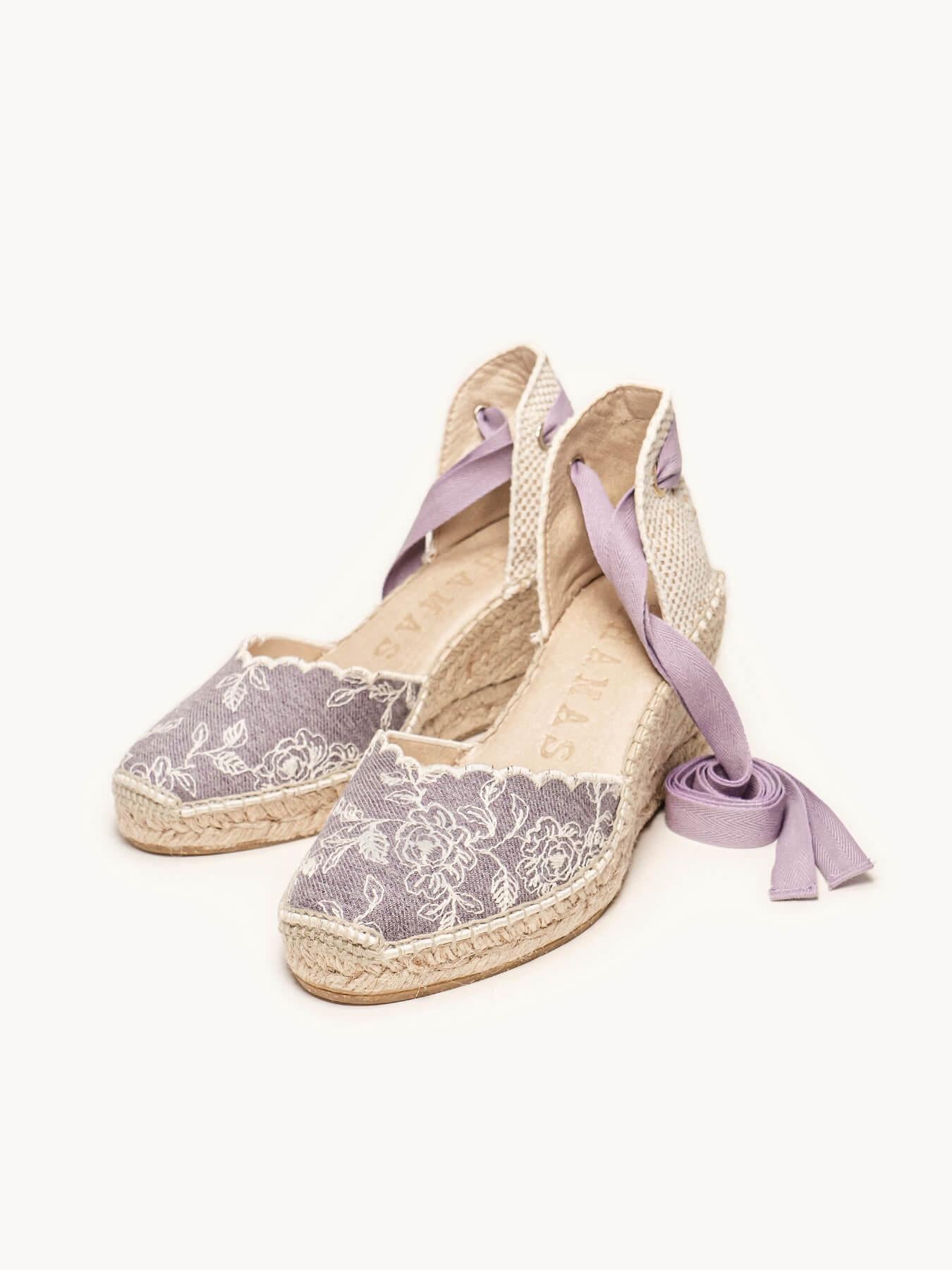 Sandália Anabela Média Romero Jeans Bordado Lilás