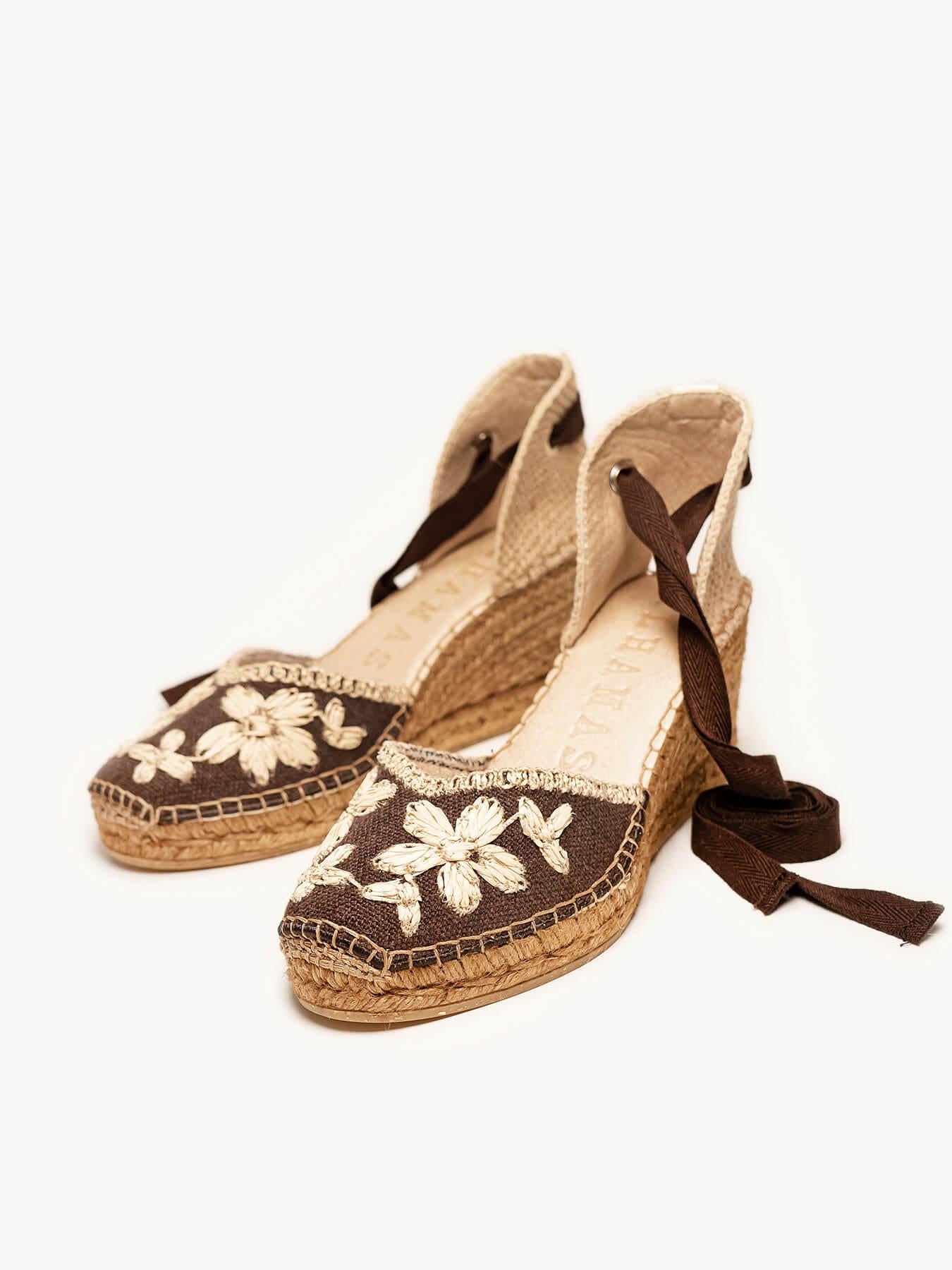Sandália Romero Anabela 7 cm Bordado Marrom Escuro