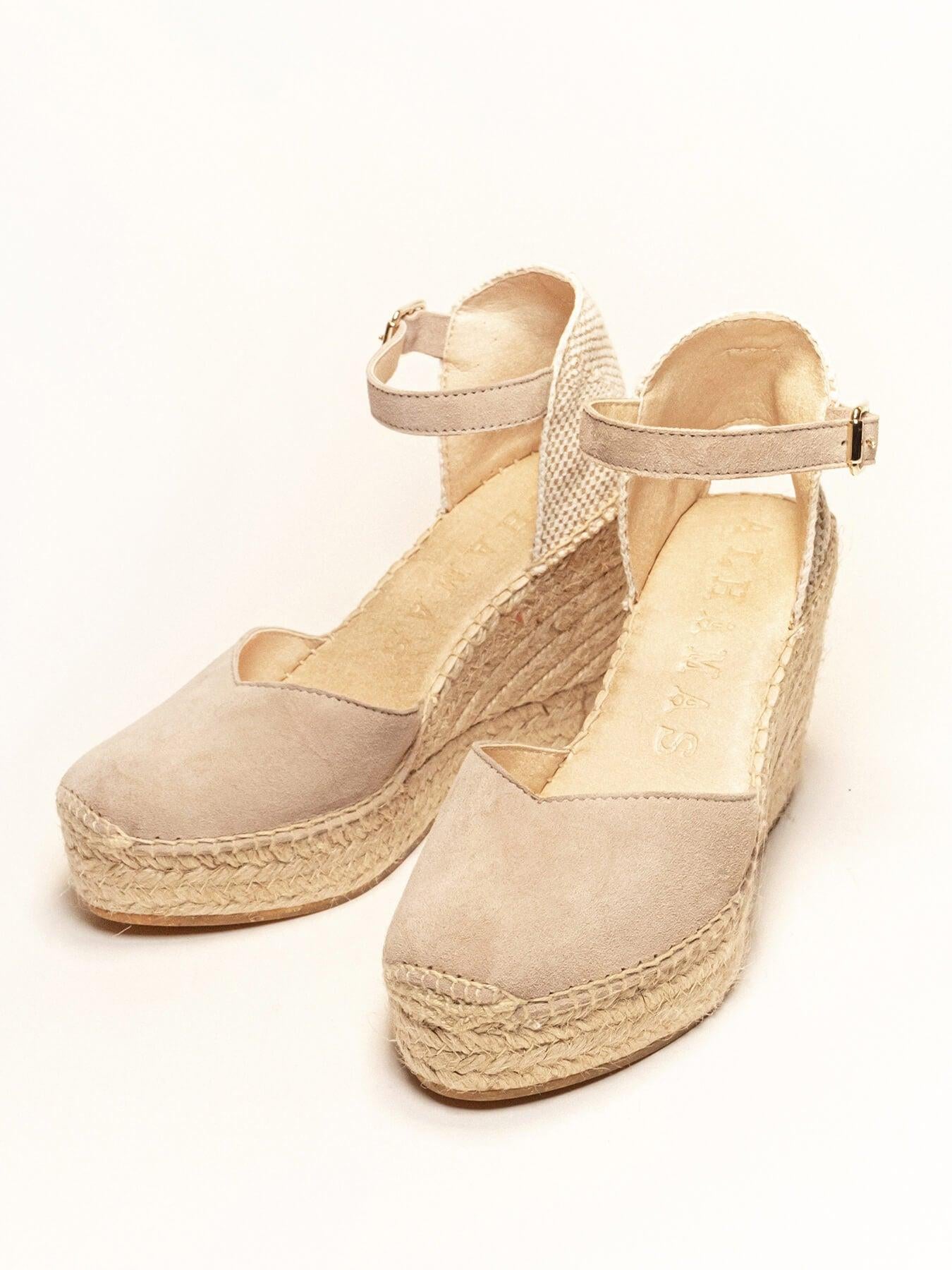 Sandália Anabela Alta Jara Camurça Pedra