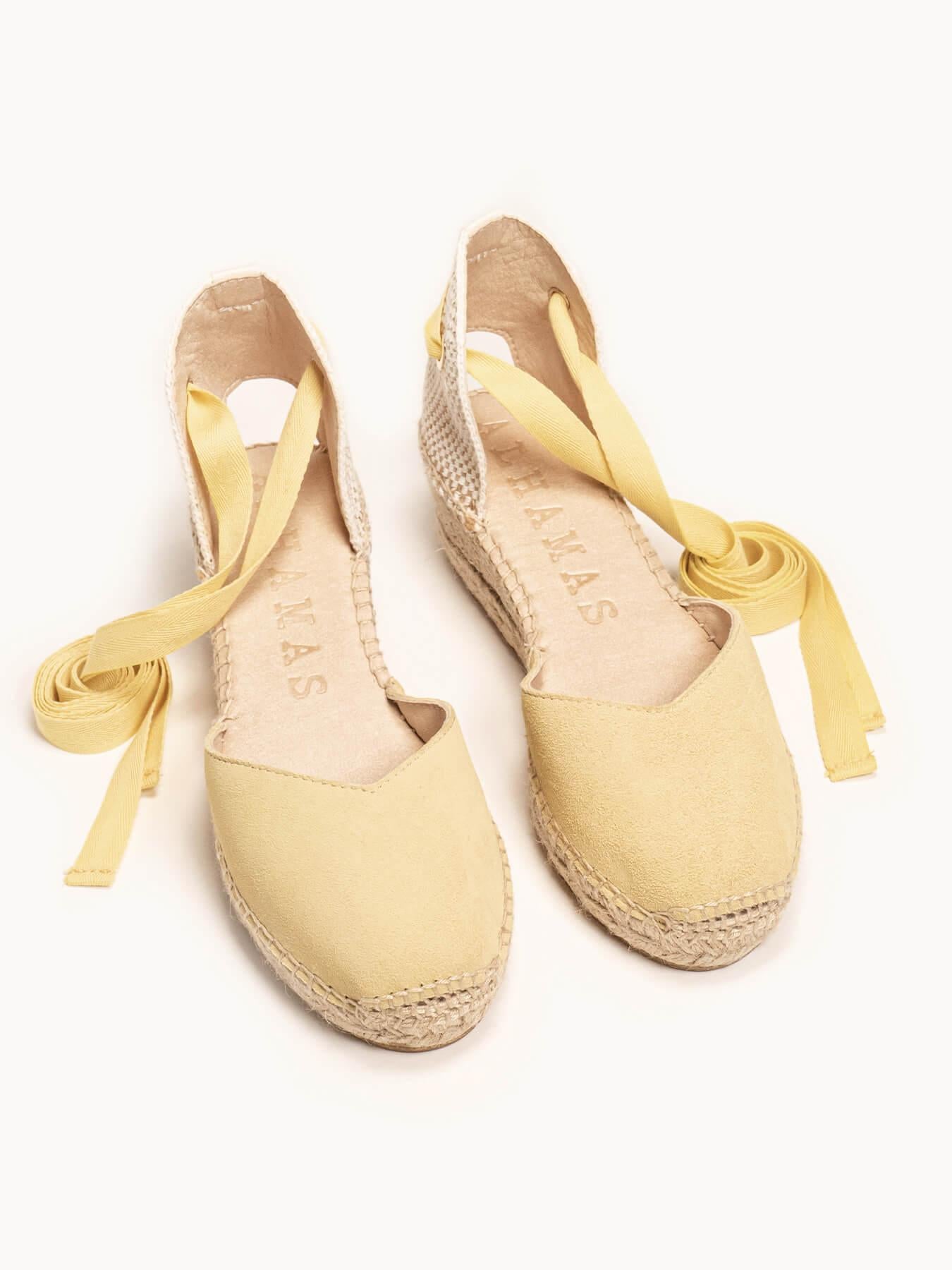 Sandália Anabela Baixa Romero Camurça Amarelo