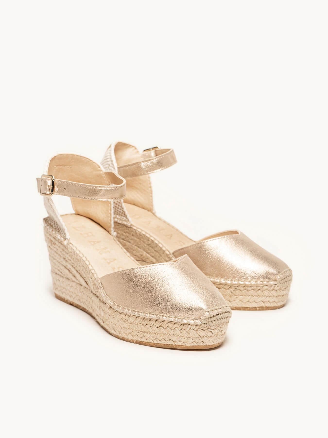 Sandália Anabela Média Plataforma Jara Camurça Dourado Metalizado