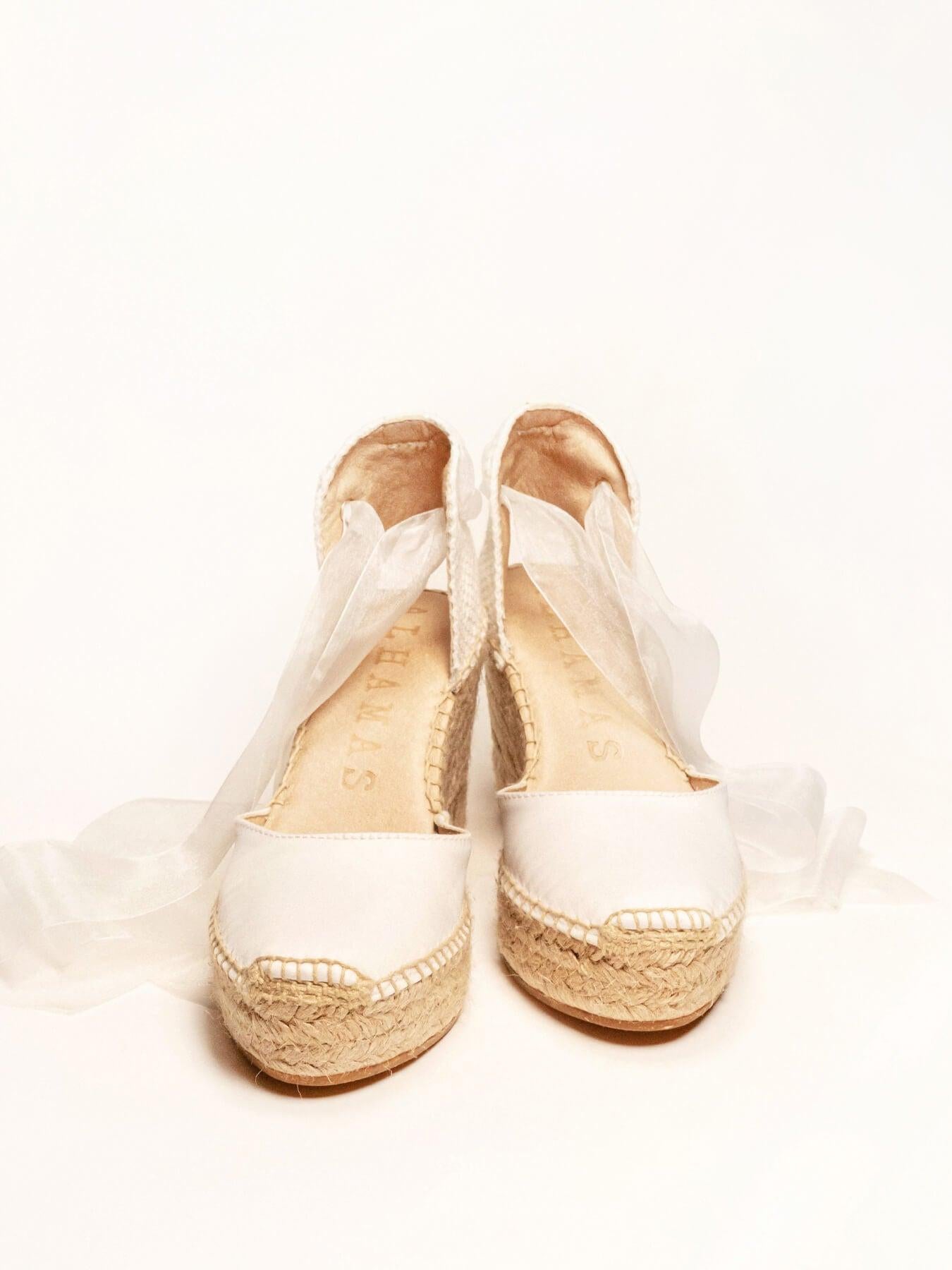 Sandália Anabela Alta Cala Cetim Branco