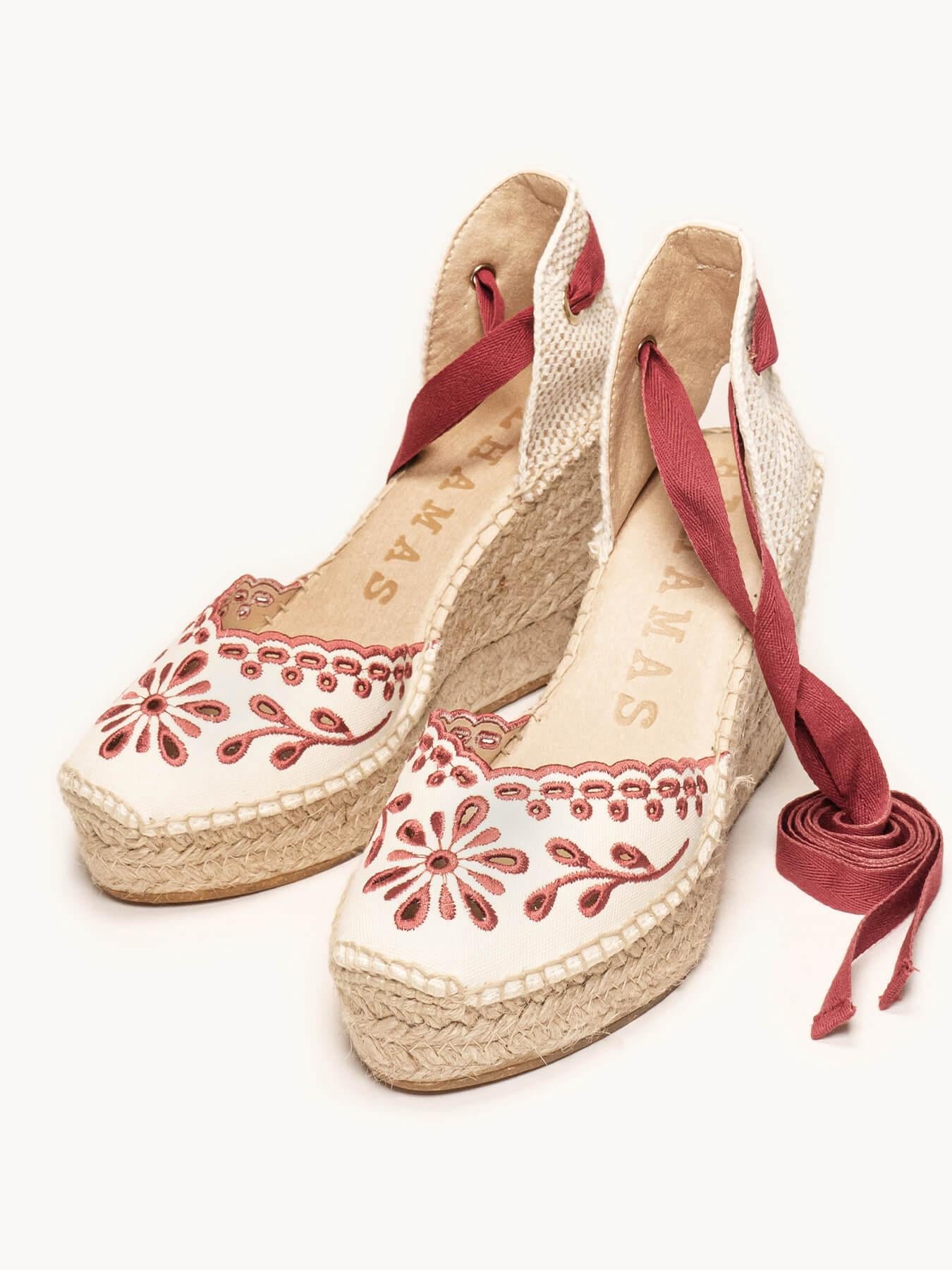 Sandália Anabela Alta Romero Lona Bordada Bordô