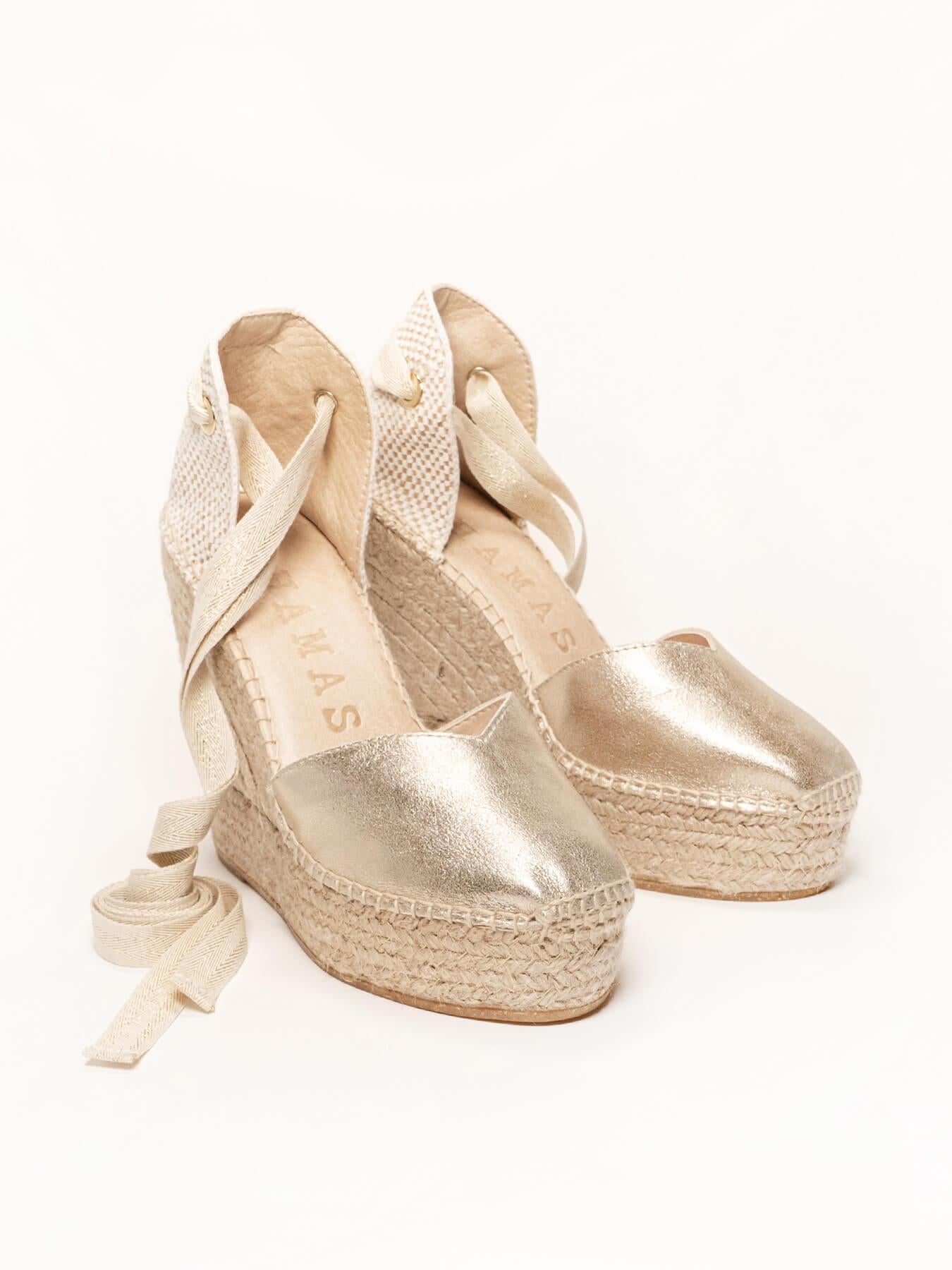 Sandália Romero Anabela 12 cm Camurça Dourado