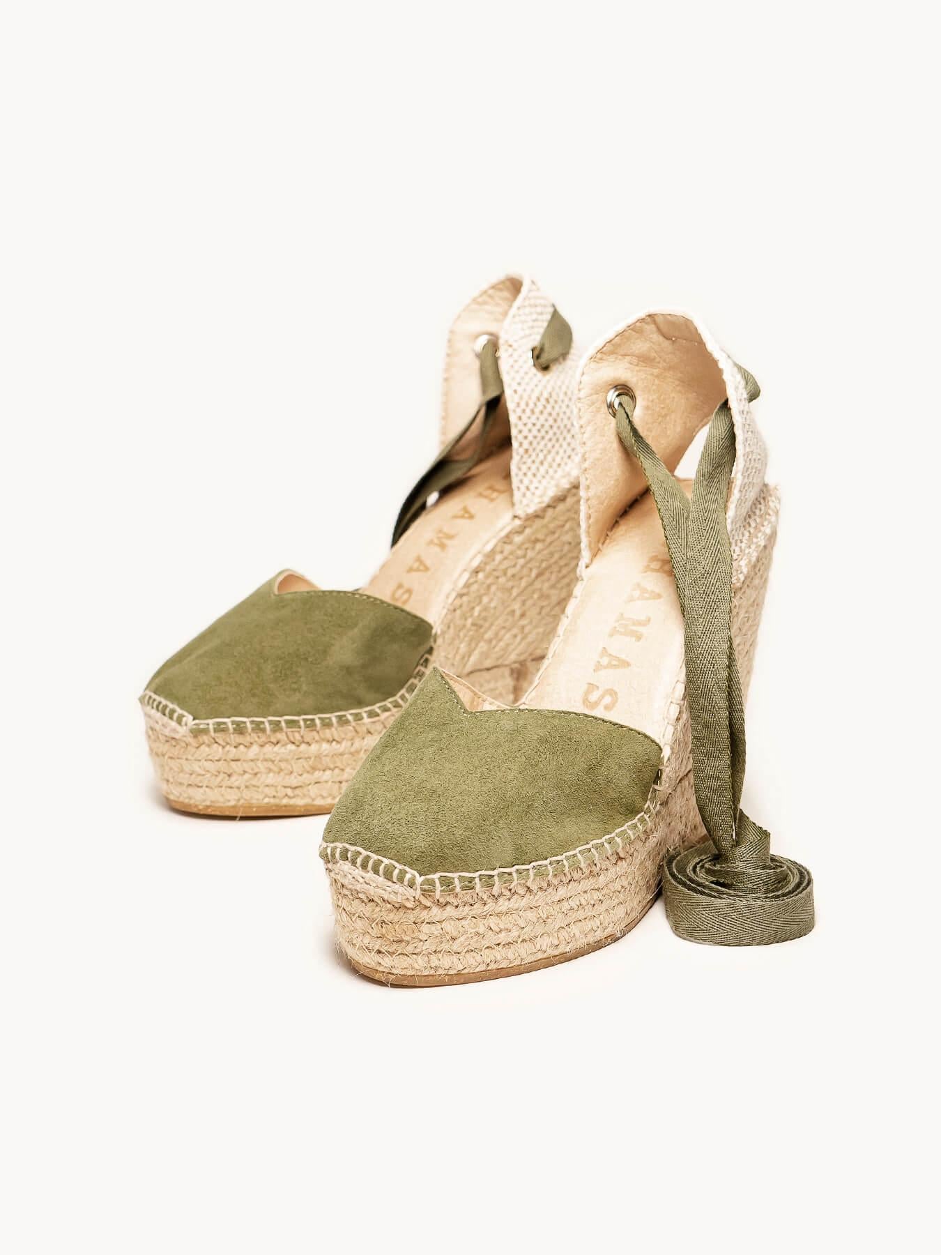 Sandália Romero Anabela 12 cm Camurça Verde Cáqui