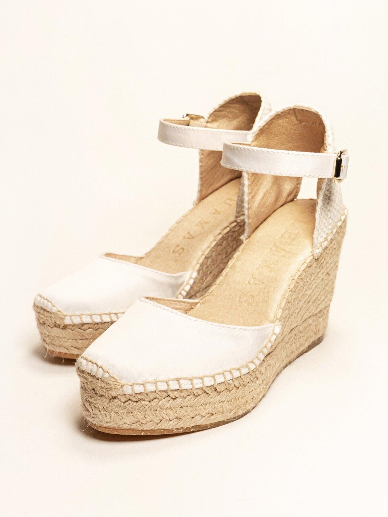 Sandália Anabela Alta Dalia Cetim Branca