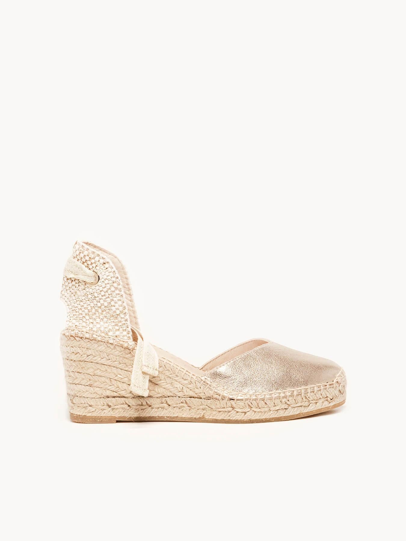 Sandália Anabela Média Romero Camurça Dourado Metalizado