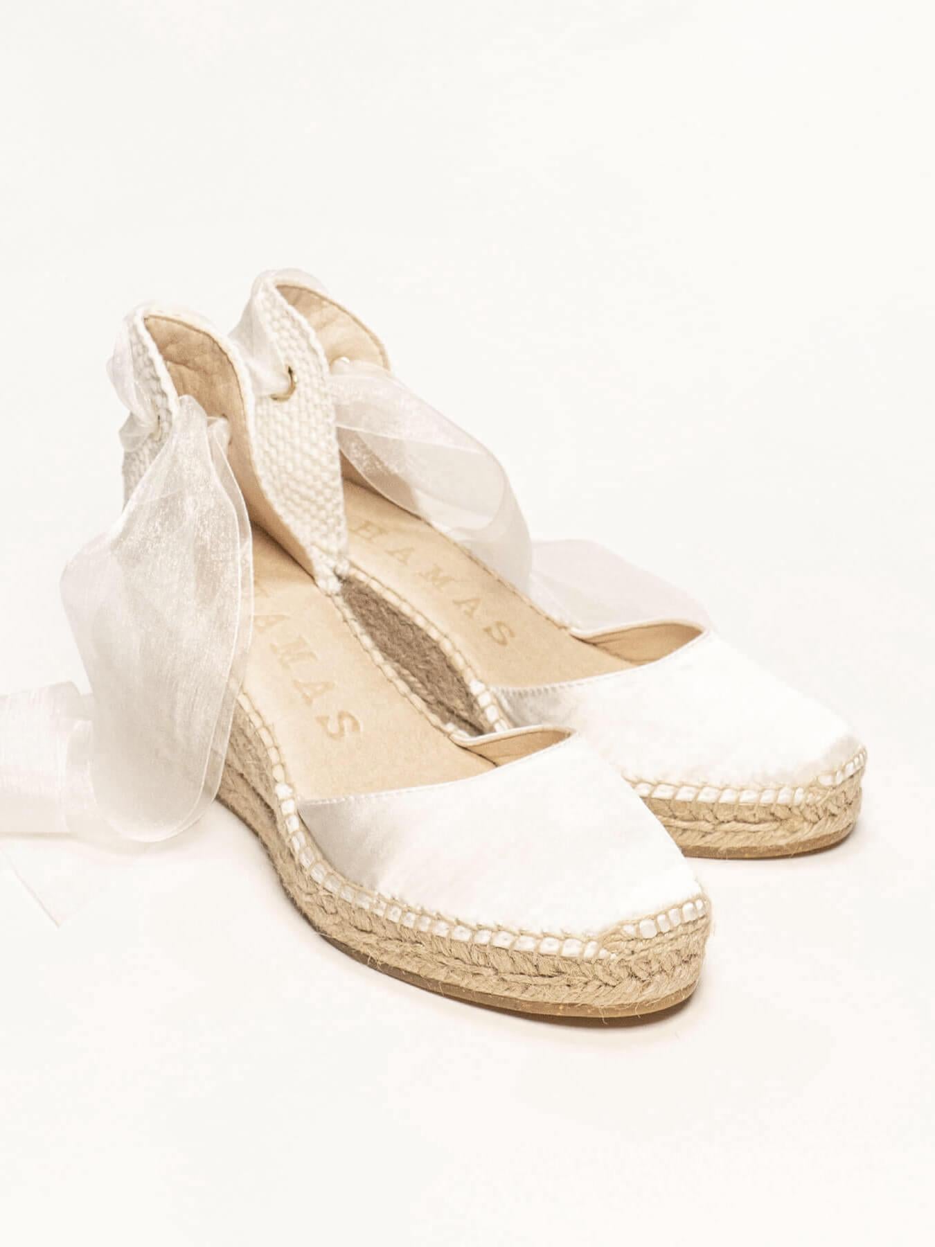 Sandália Cala Anabela 7 cm Cetim Branco