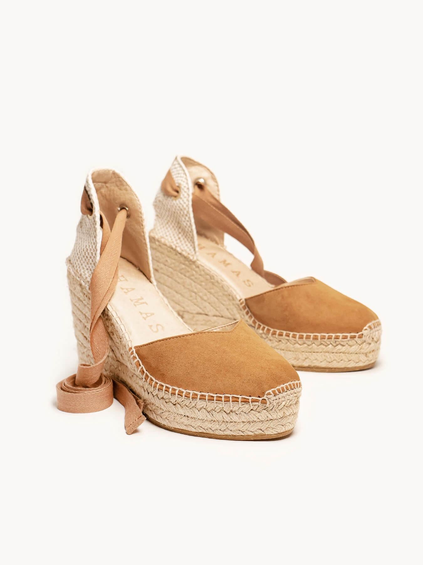 Sandália Romero Anabela 10 cm Camurça Marrom Claro
