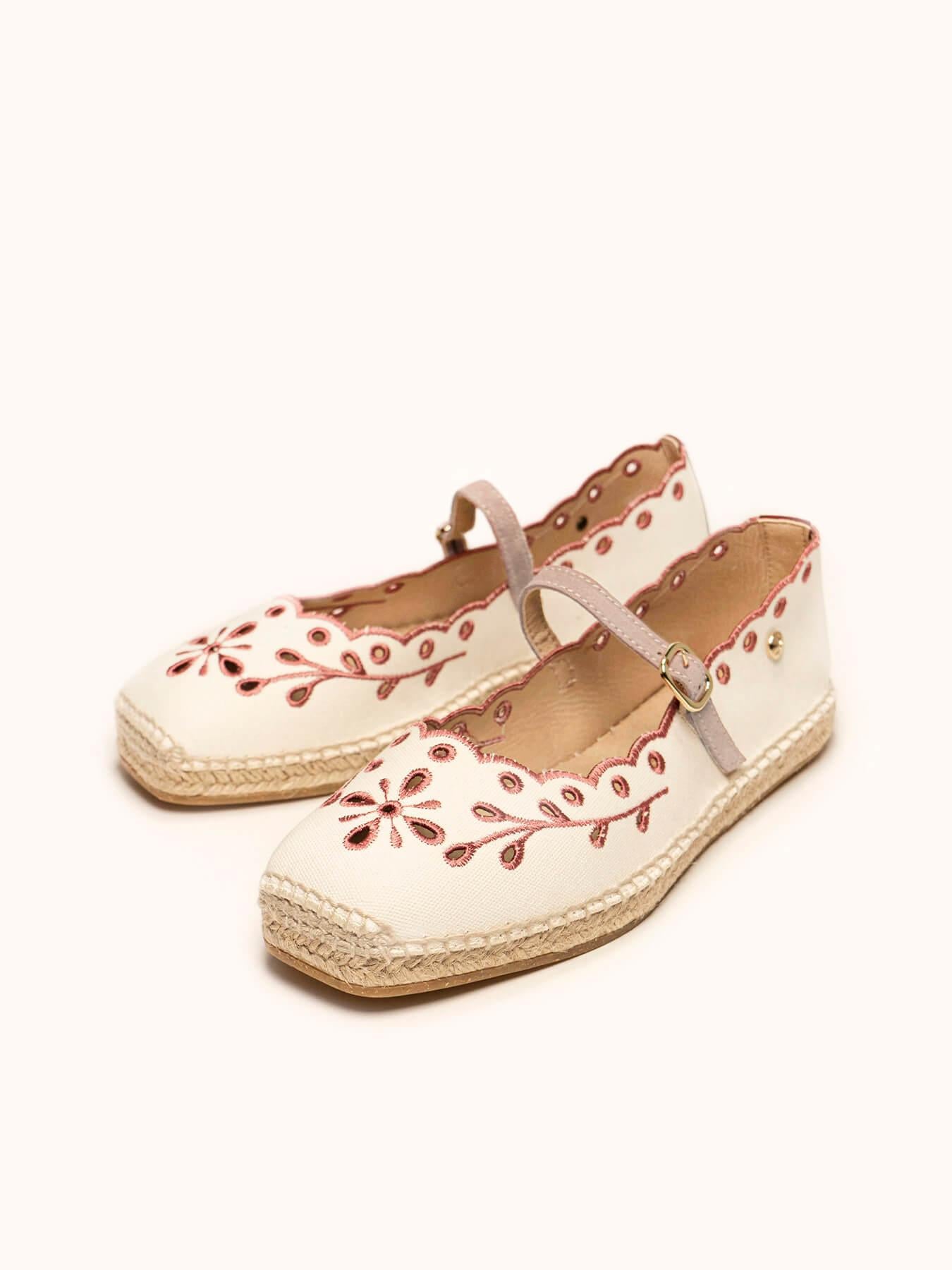 Sapatilha Campanilla Lona Bordada Bordô