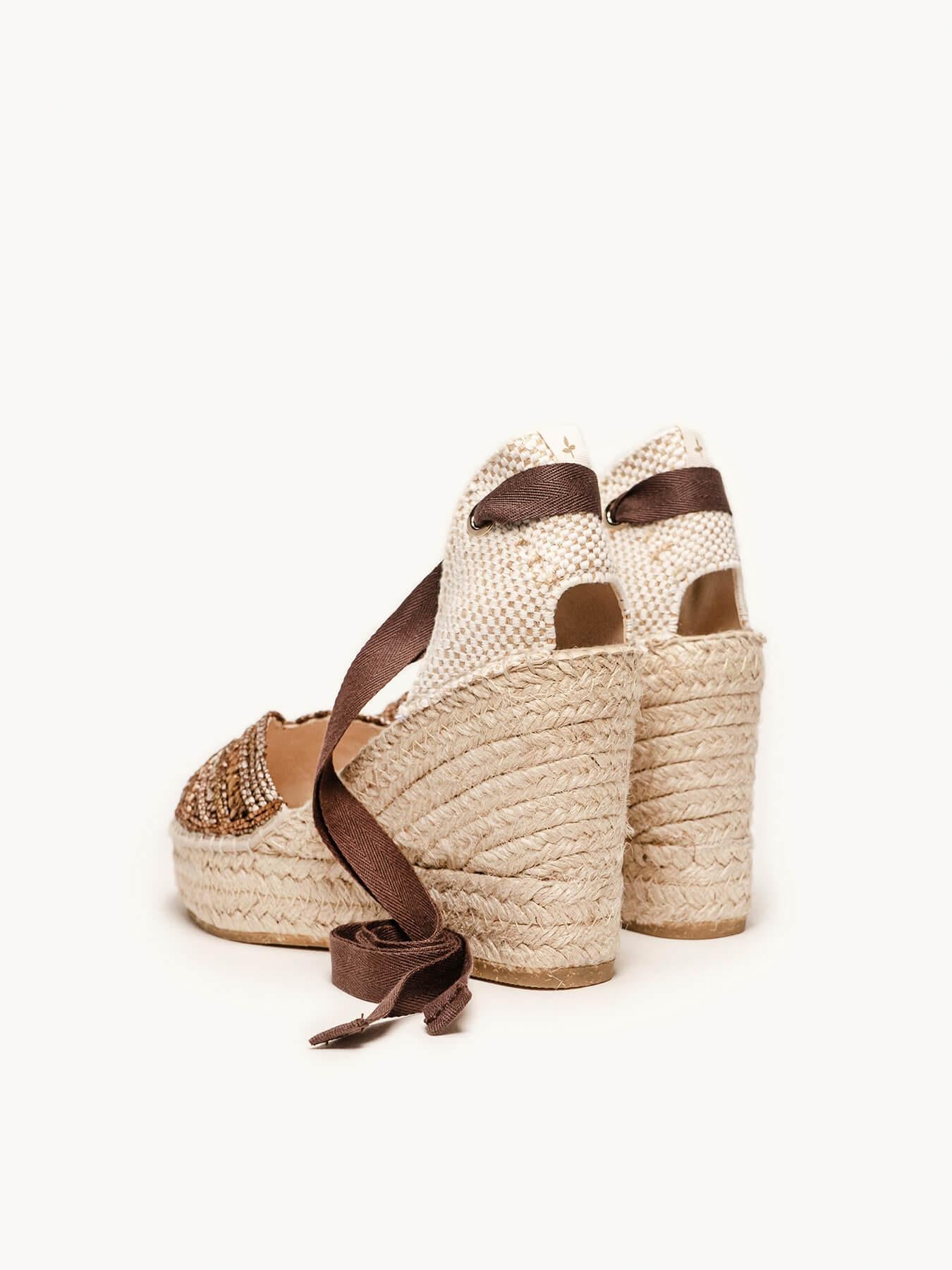 Sandália Anabela Alta Lirio Ráfia Marrom