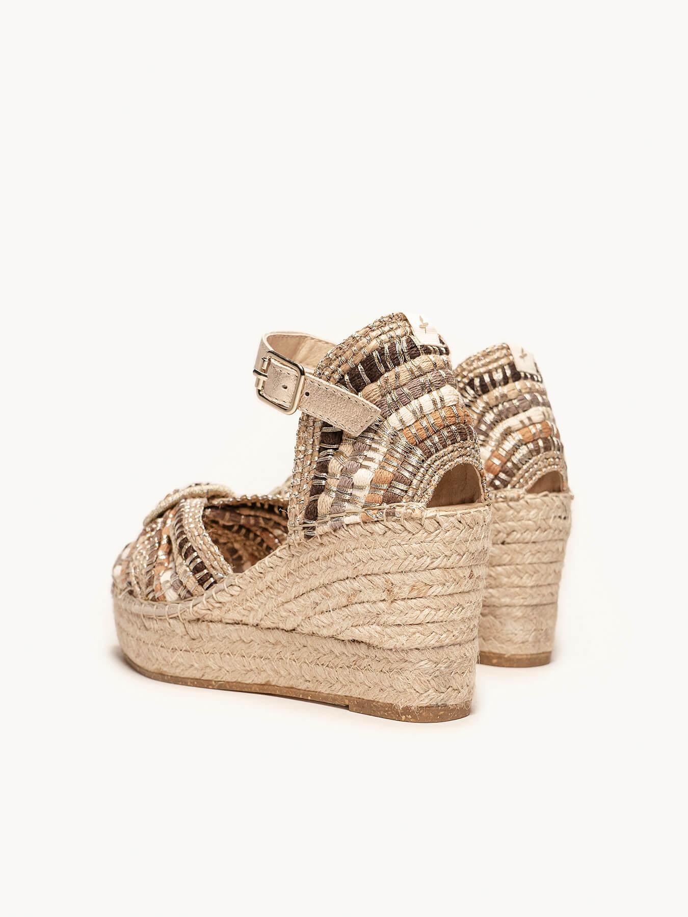 Sandália Anabela Média Plataforma Amapola Tita Taupe