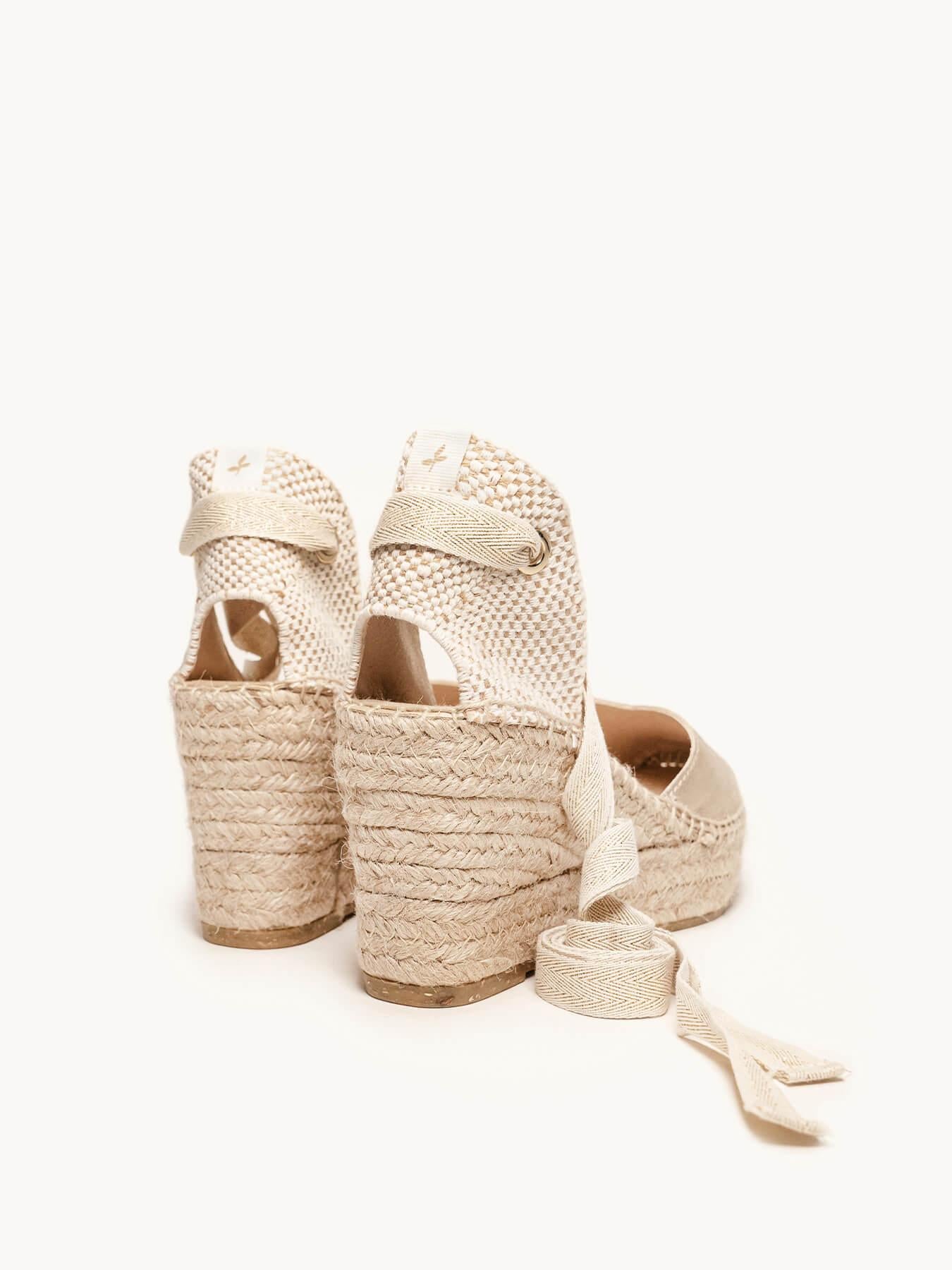 Sandália Romero Anabela 8 cm Camurça Dourado