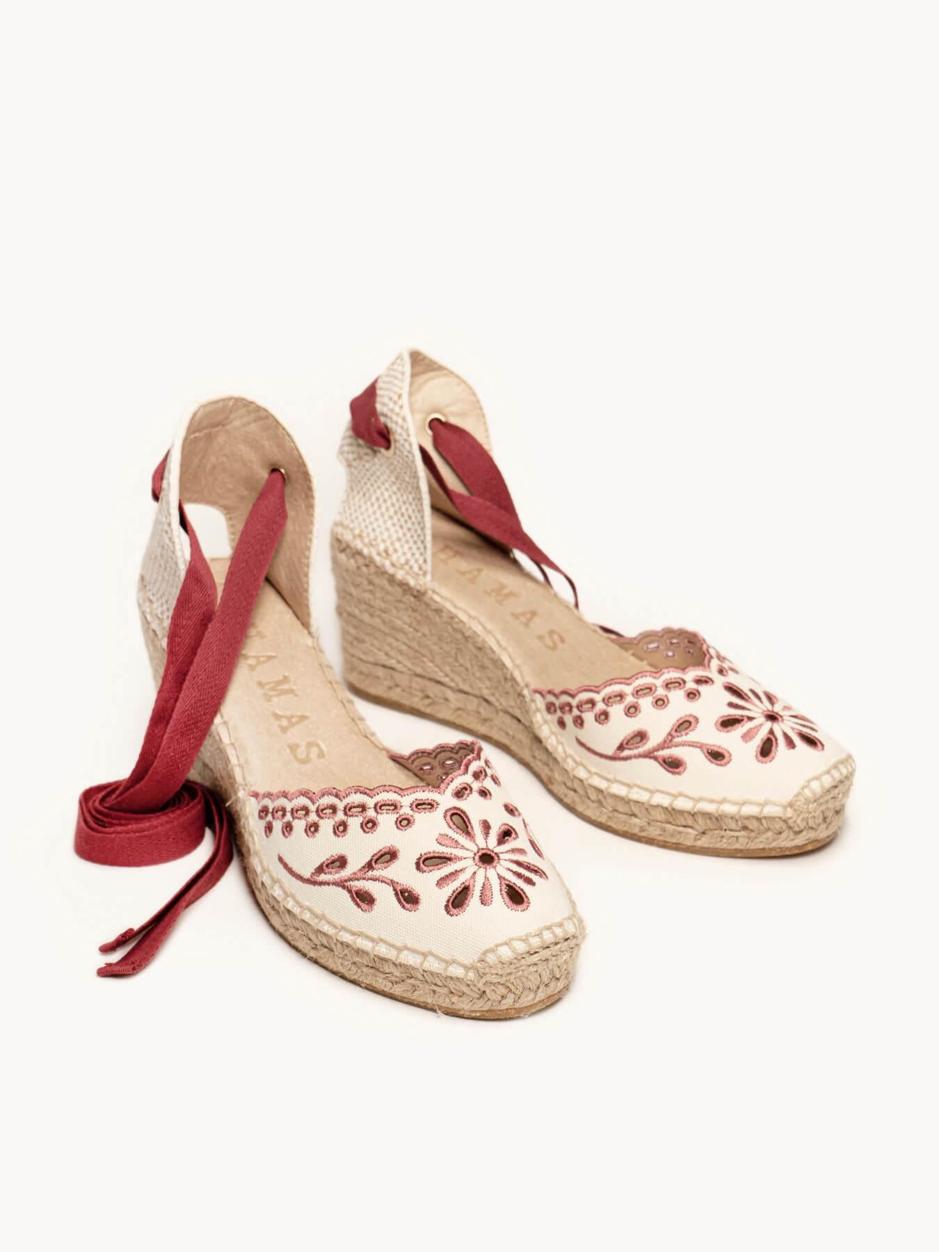 Sandália Anabela Média Romero Lona Bordada Bordô