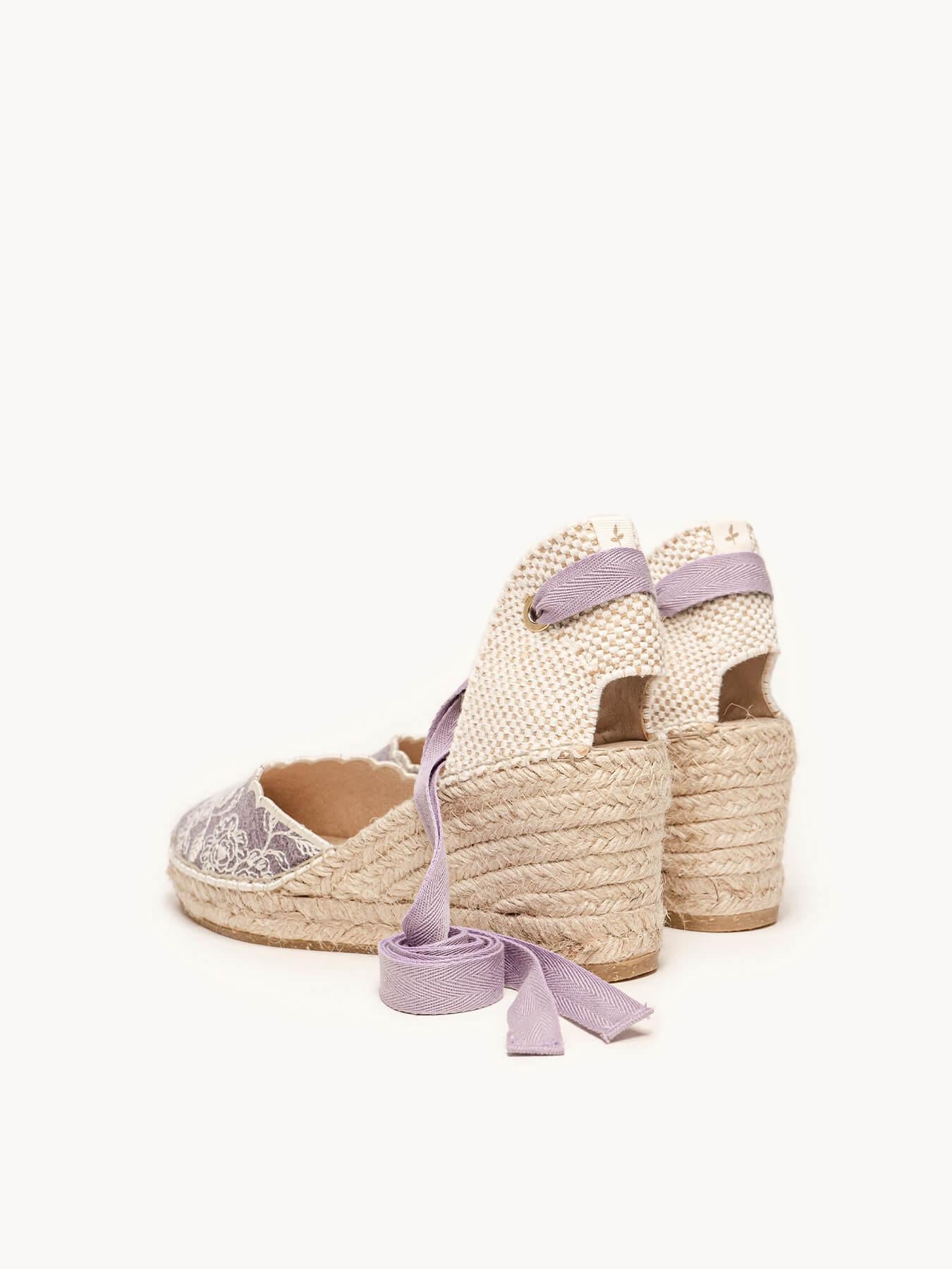 Sandália Anabela Média Romero Jeans Bordado Lilás