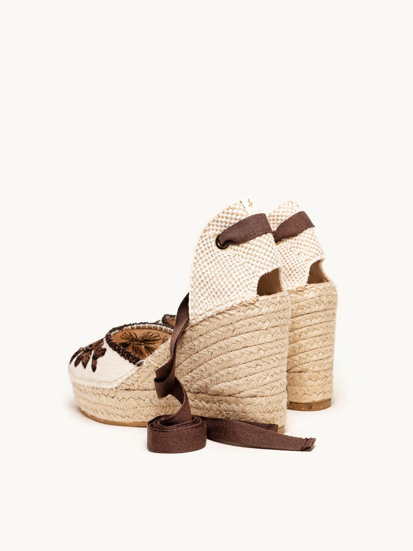 Sandália Romero Anabela 10 cm Bordado Cru