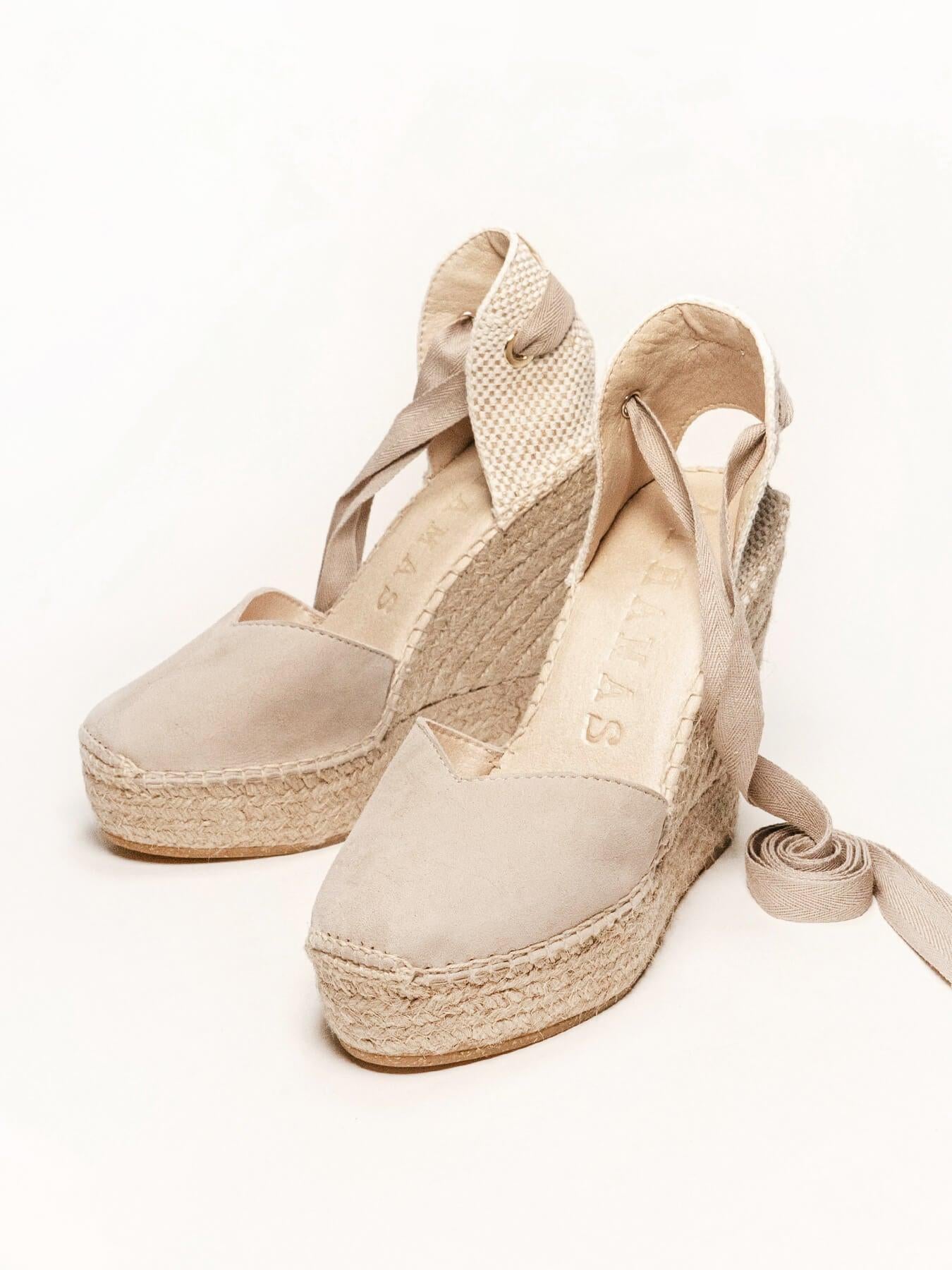 Sandália Romero Anabela 12 cm Camurça Pedra