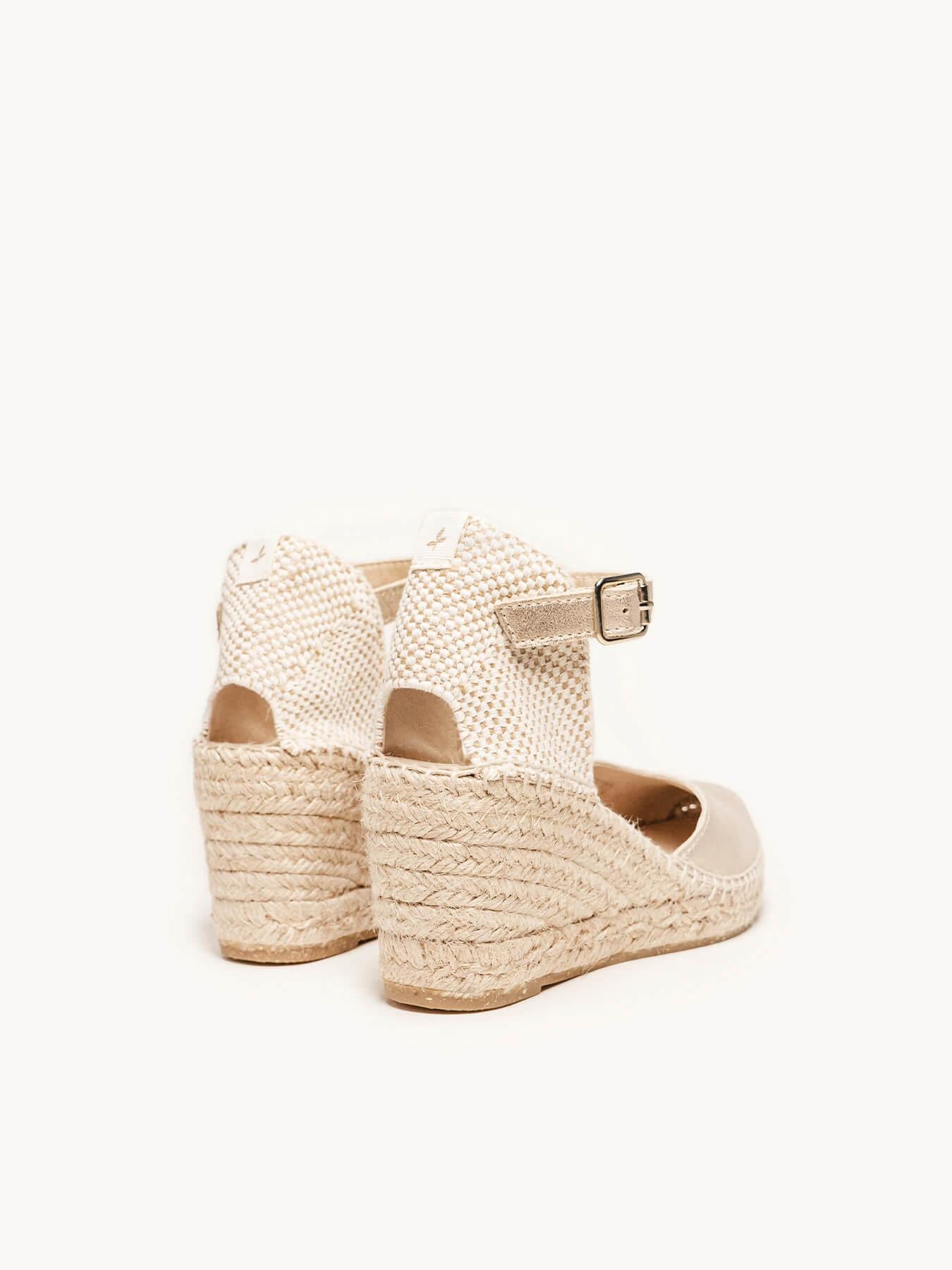 Sandália Jara Anabela 7 cm Camurça Dourado