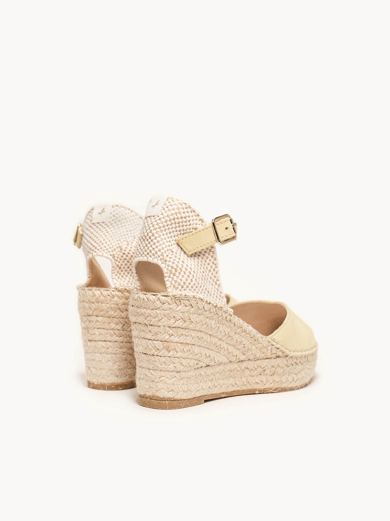 Sandália Anabela Média Plataforma Jara Camurça Amarelo