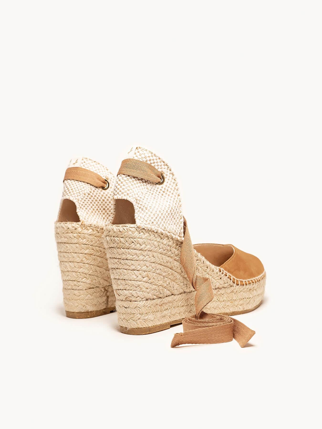 Sandália Romero Anabela 10 cm Camurça Marrom Claro
