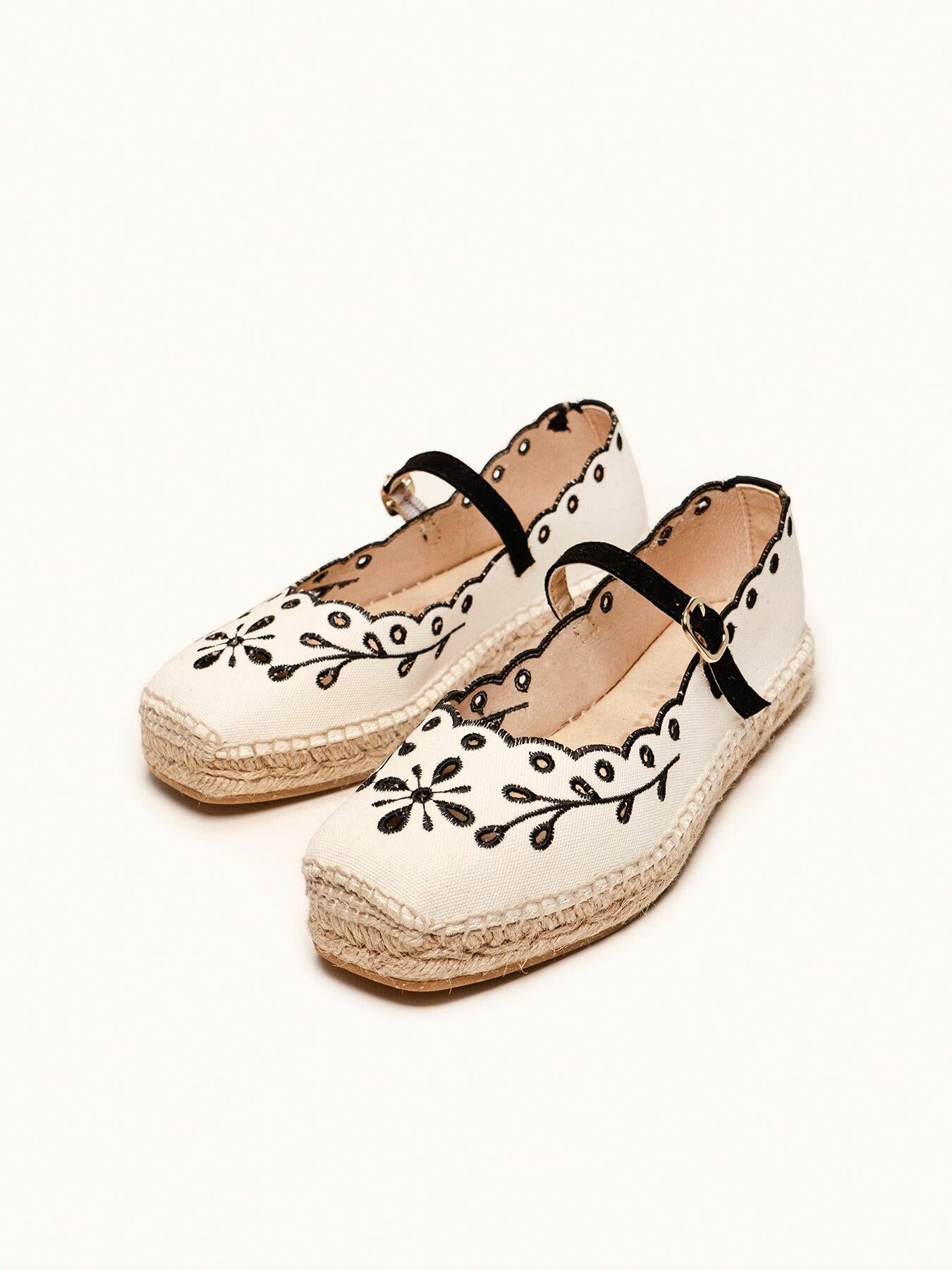 Sapatilha Campanilla Lona Bordada Preto