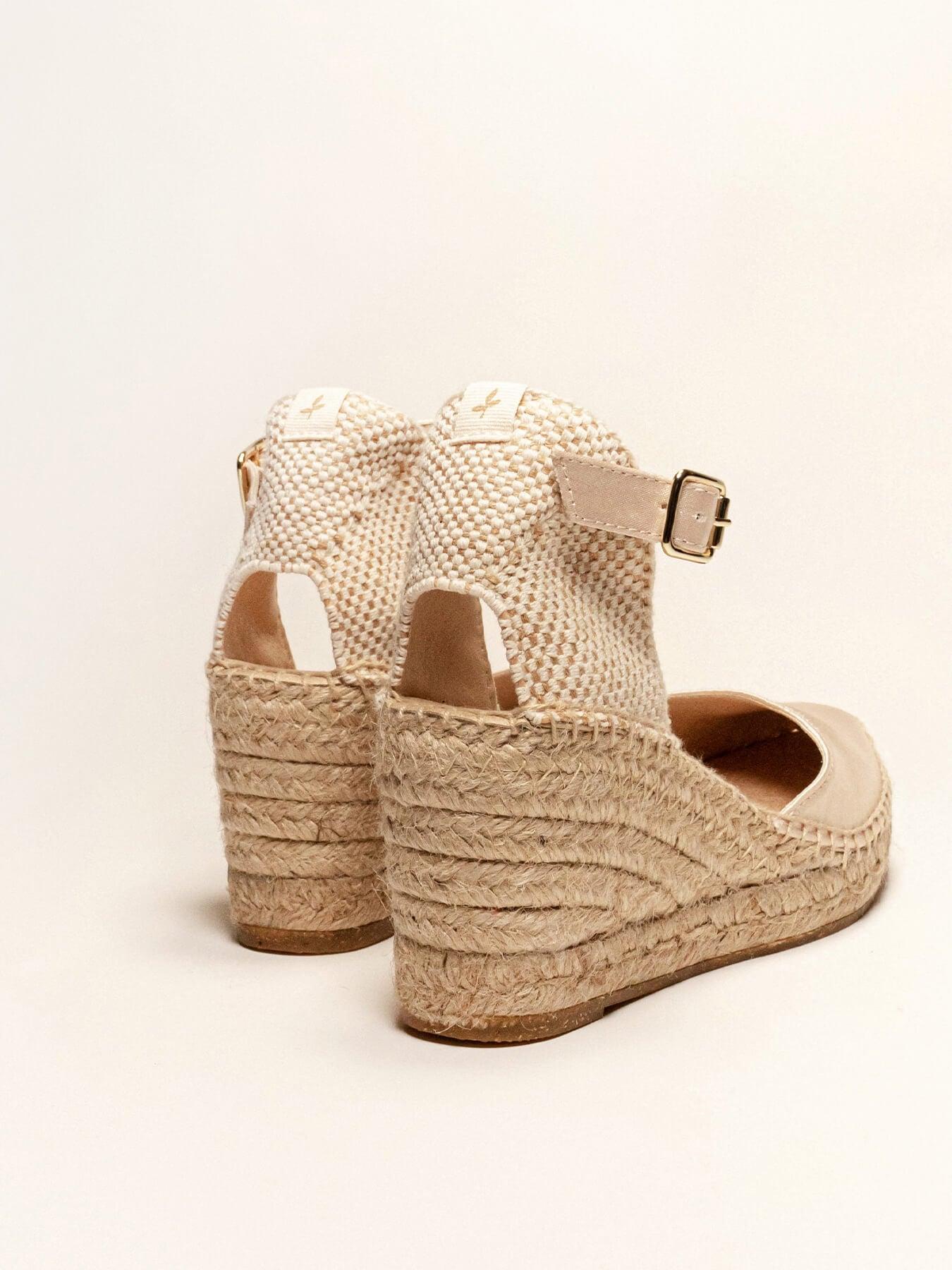 Sandália Anabela Média Dalia Cetim Crua