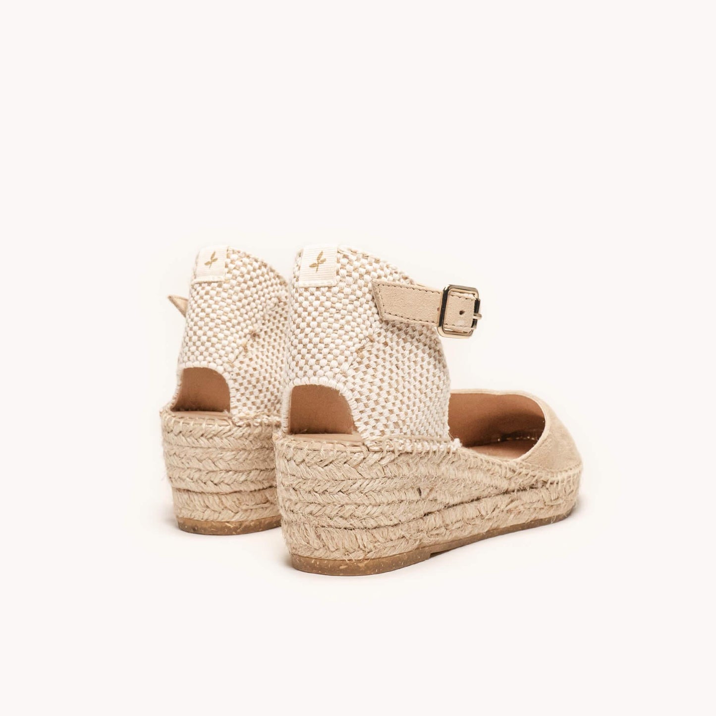 Sandália Anabela Baixa Jara Camurça Areia