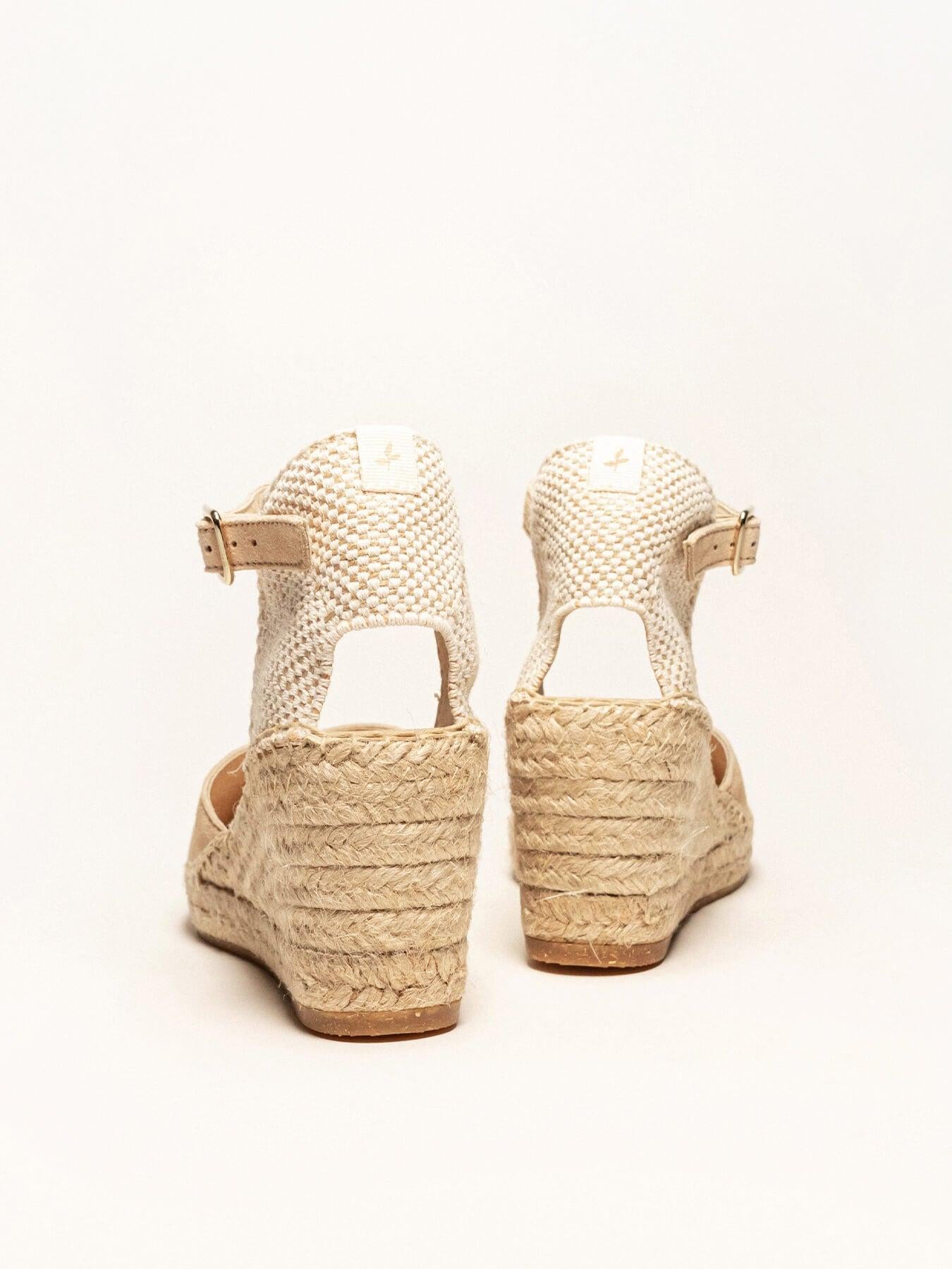 Sandália Jara Anabela 7 cm Camurça Areia