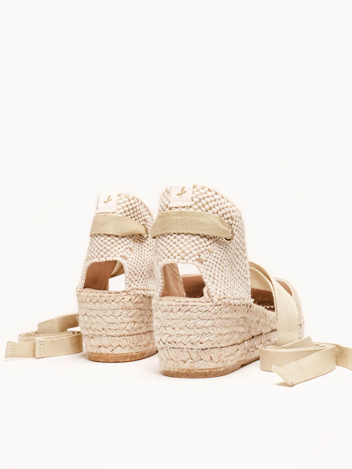 Sandália Romero Anabela 5 cm Camurça Areia