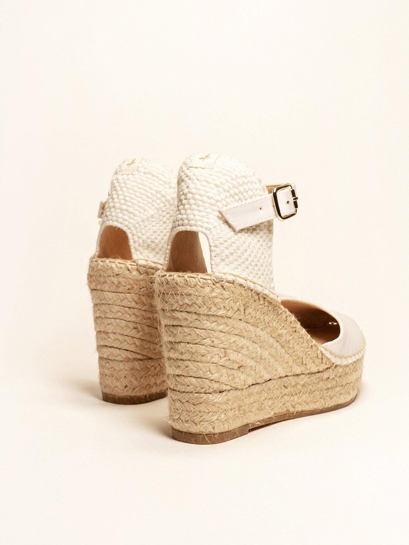 Sandália Anabela Alta Dalia Cetim Branca