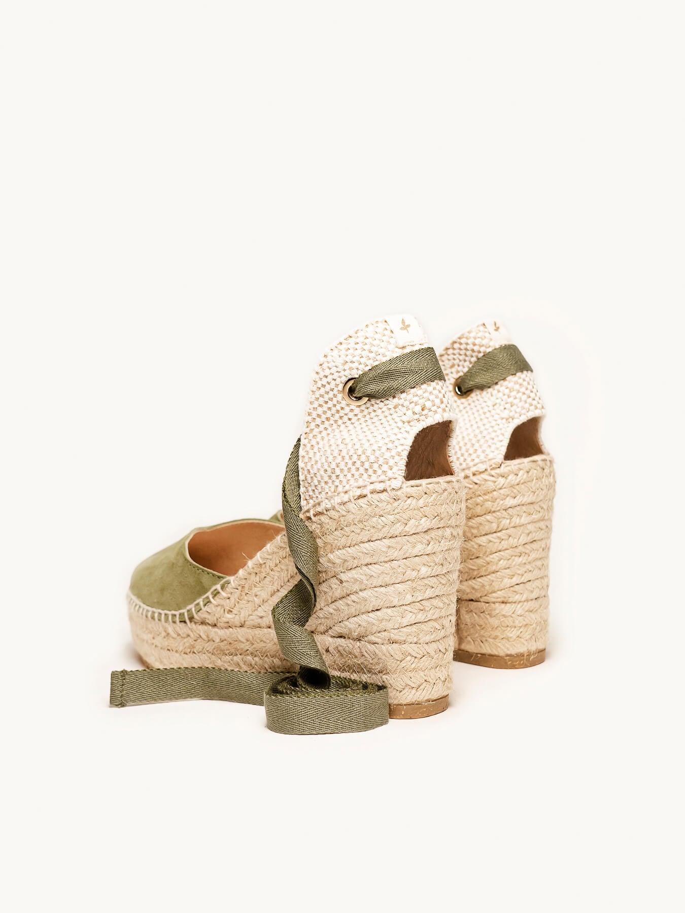 Sandália Romero Anabela 10 cm Camurça Verde Cáqui