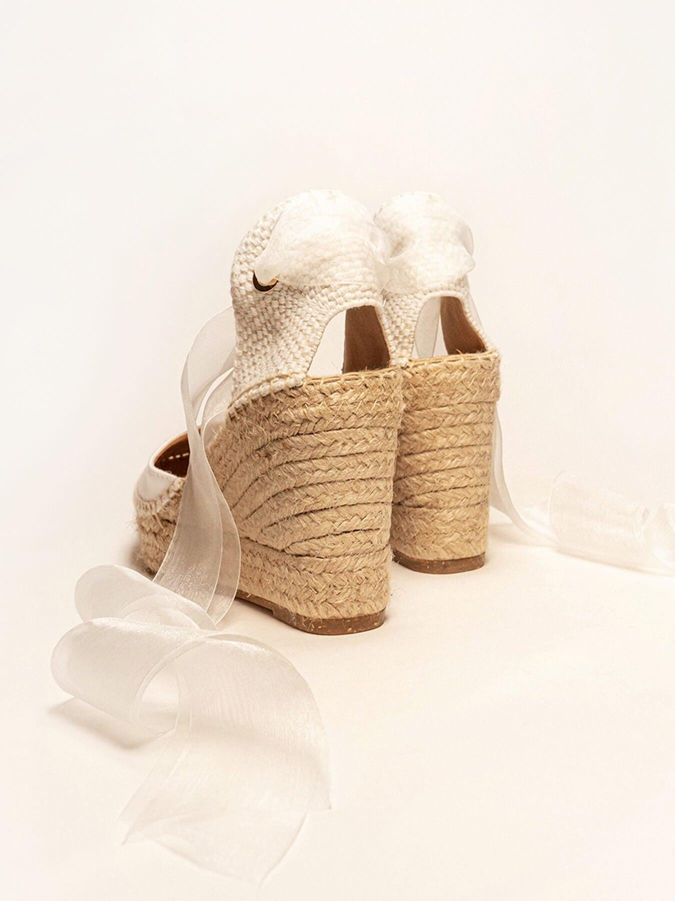 Sandália Anabela Alta Cala Cetim Branco