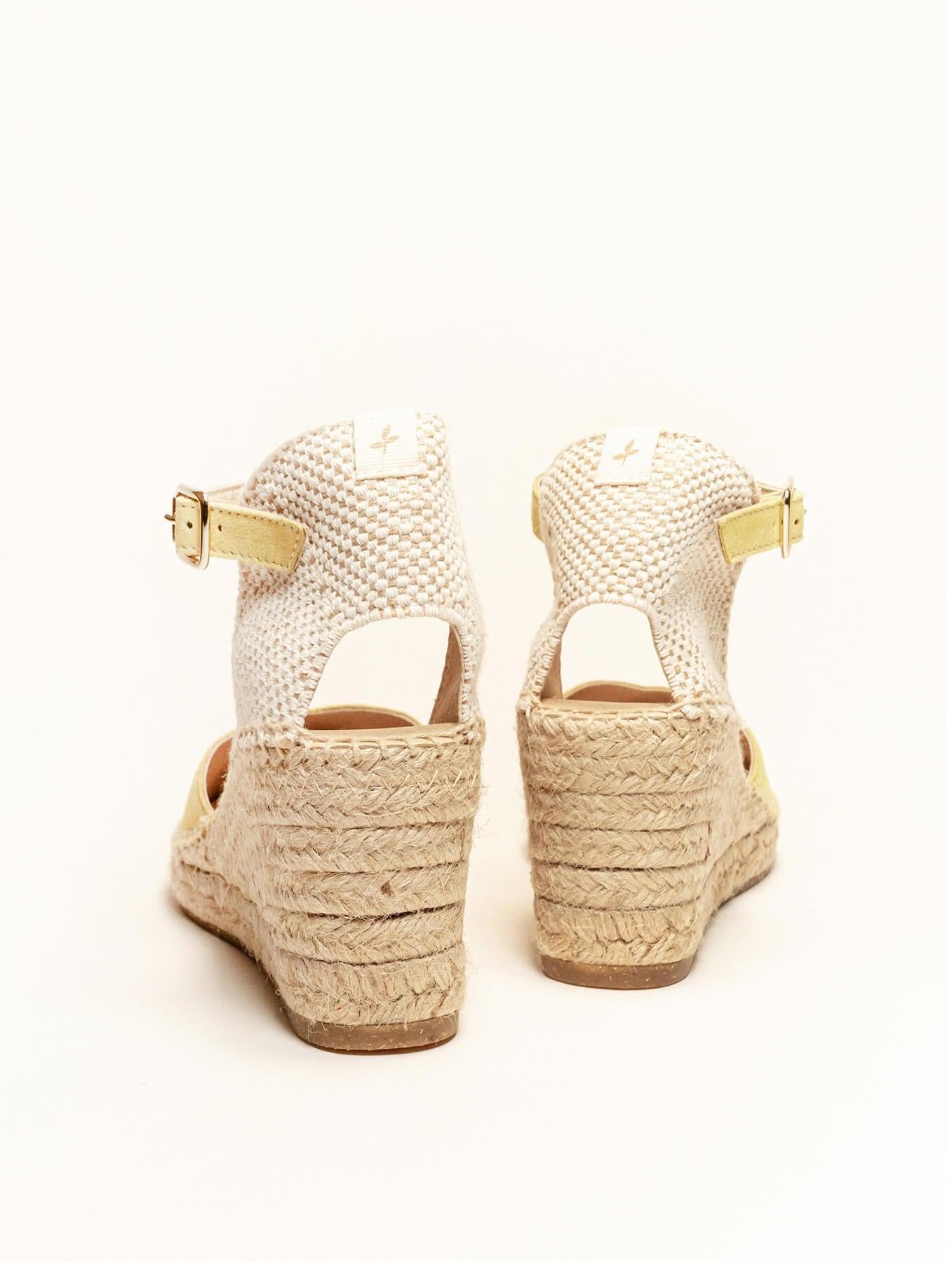 Sandália Anabela Média Jara Camurça Amarela