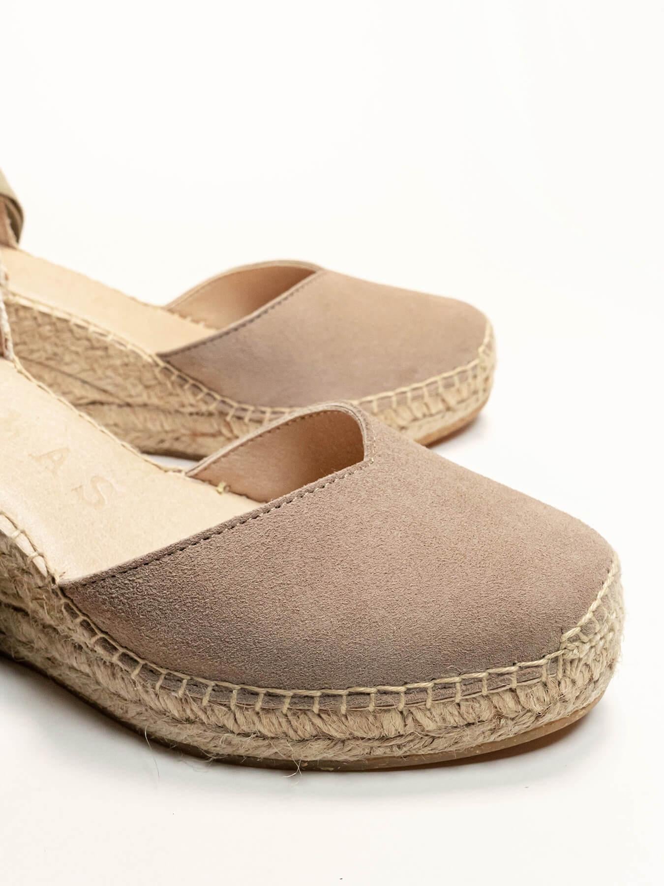 Sandália Anabela Média Romero Camurça Pedra