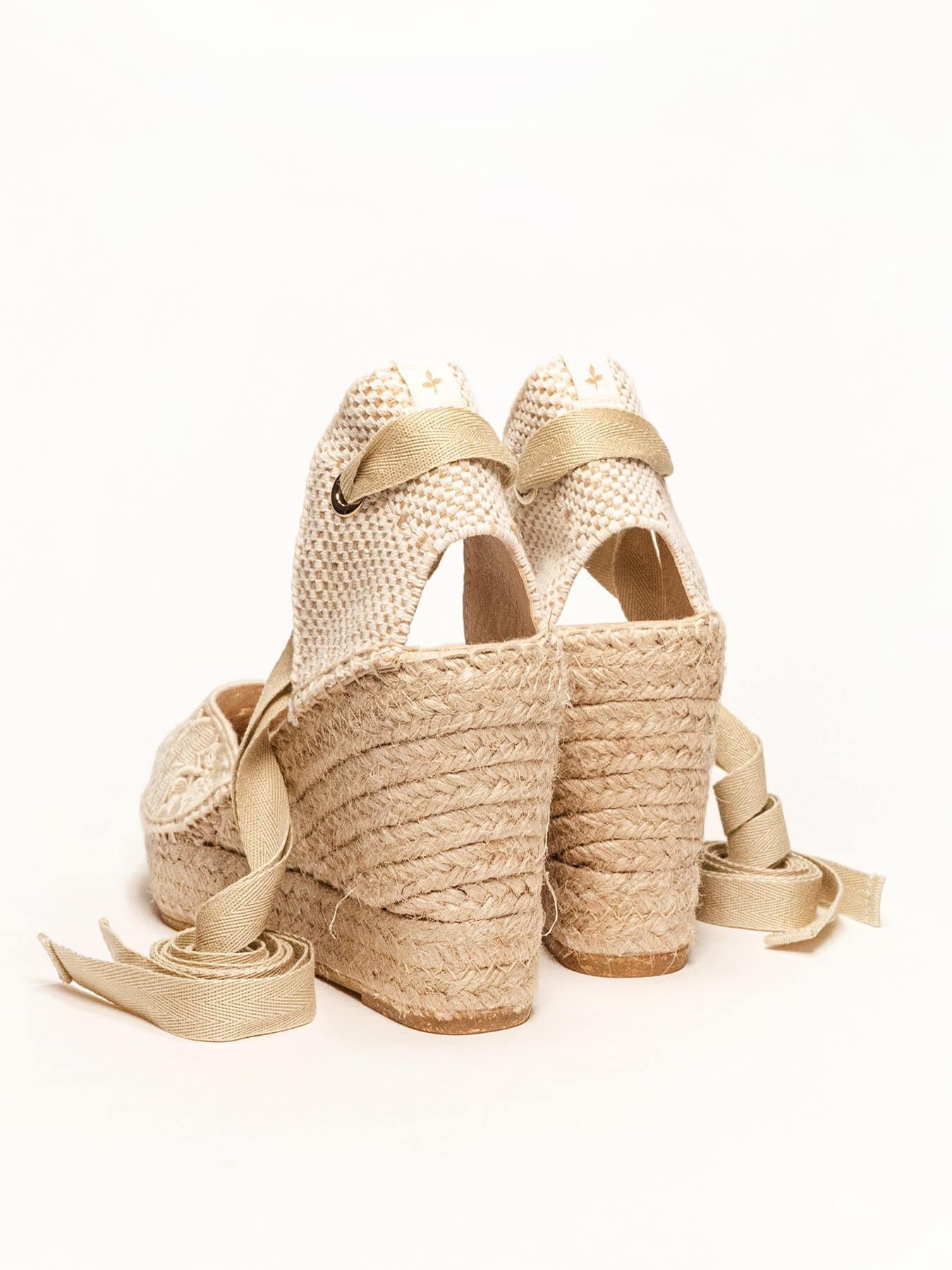 Sandália Romero Anabela 10 cm Bordado Cru