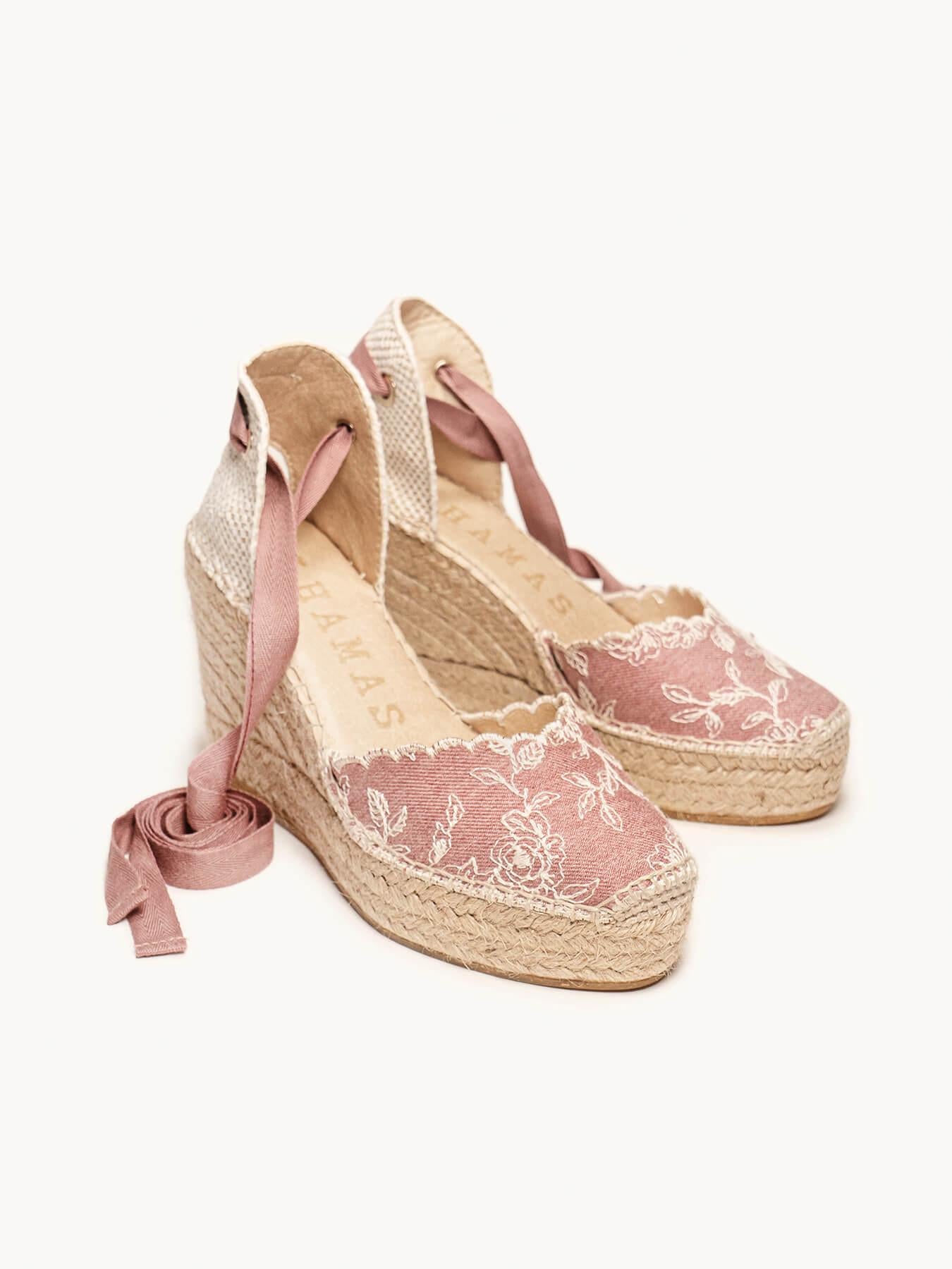 Sandália Anabela Alta Romero Jeans Bordado Rosa
