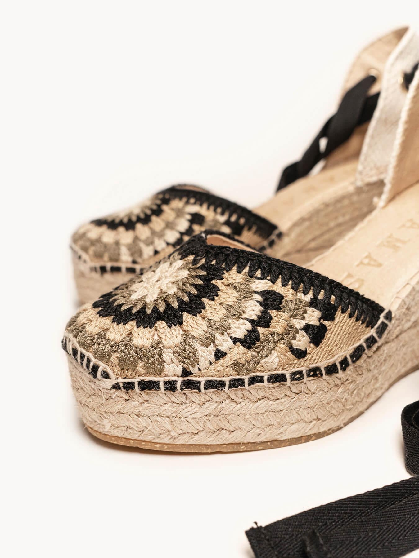 Sandália Romero Anabela 8 cm Crochê Preto