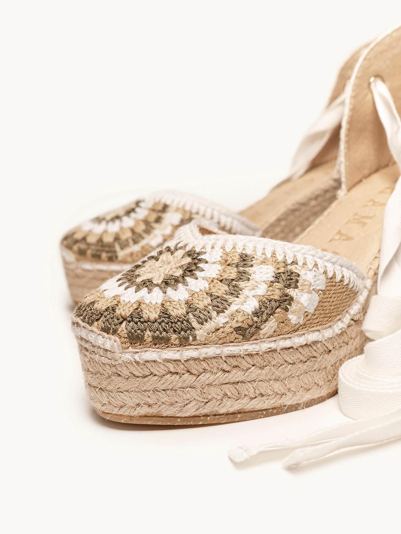 Sandália Romero Anabela 8 cm Crochê Branco