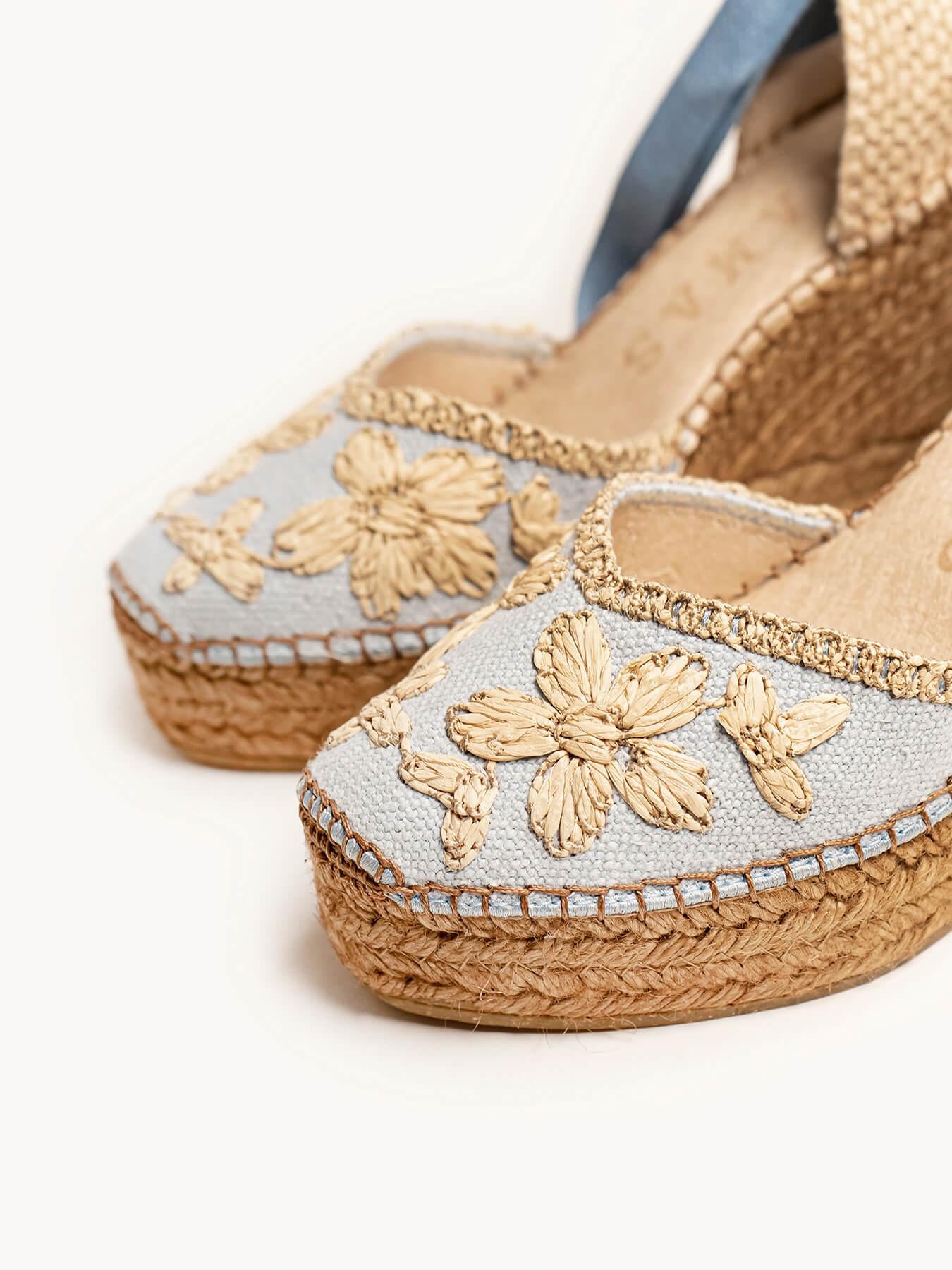 Sandália Romero Anabela 10 cm Bordado Azul Claro