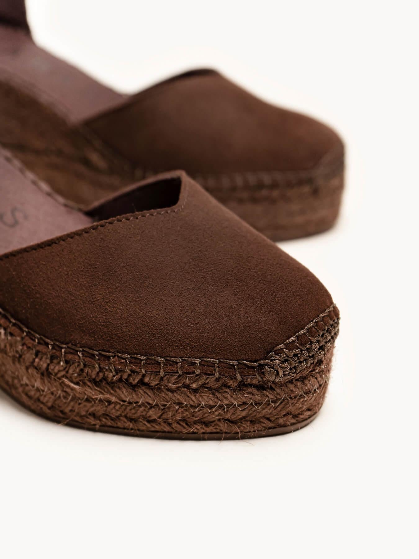 Sandália Jara Anabela 8 cm Camurça Marrom Escuro