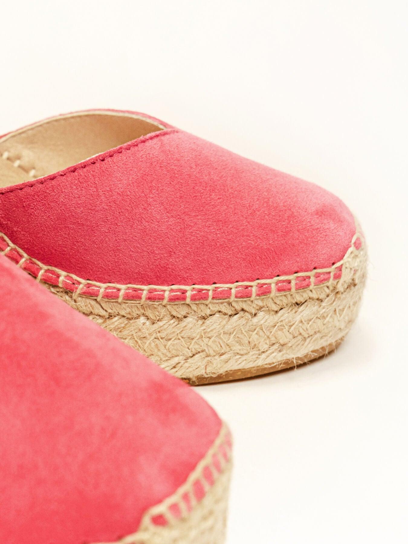 Sandália Anabela Alta Romero Camurça Fúcsia