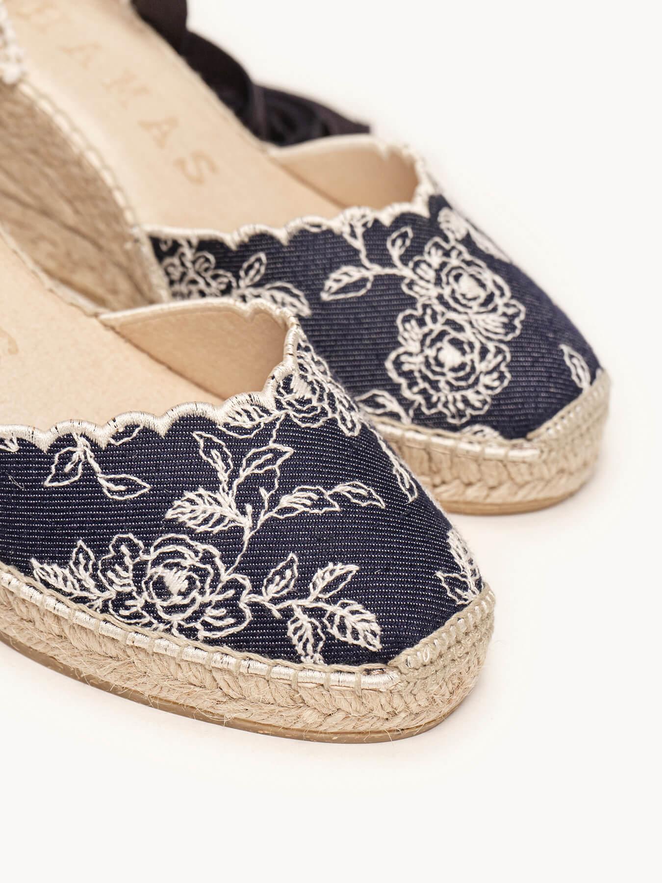 Sandália Anabela Média Romero Jeans Bordado Marinha